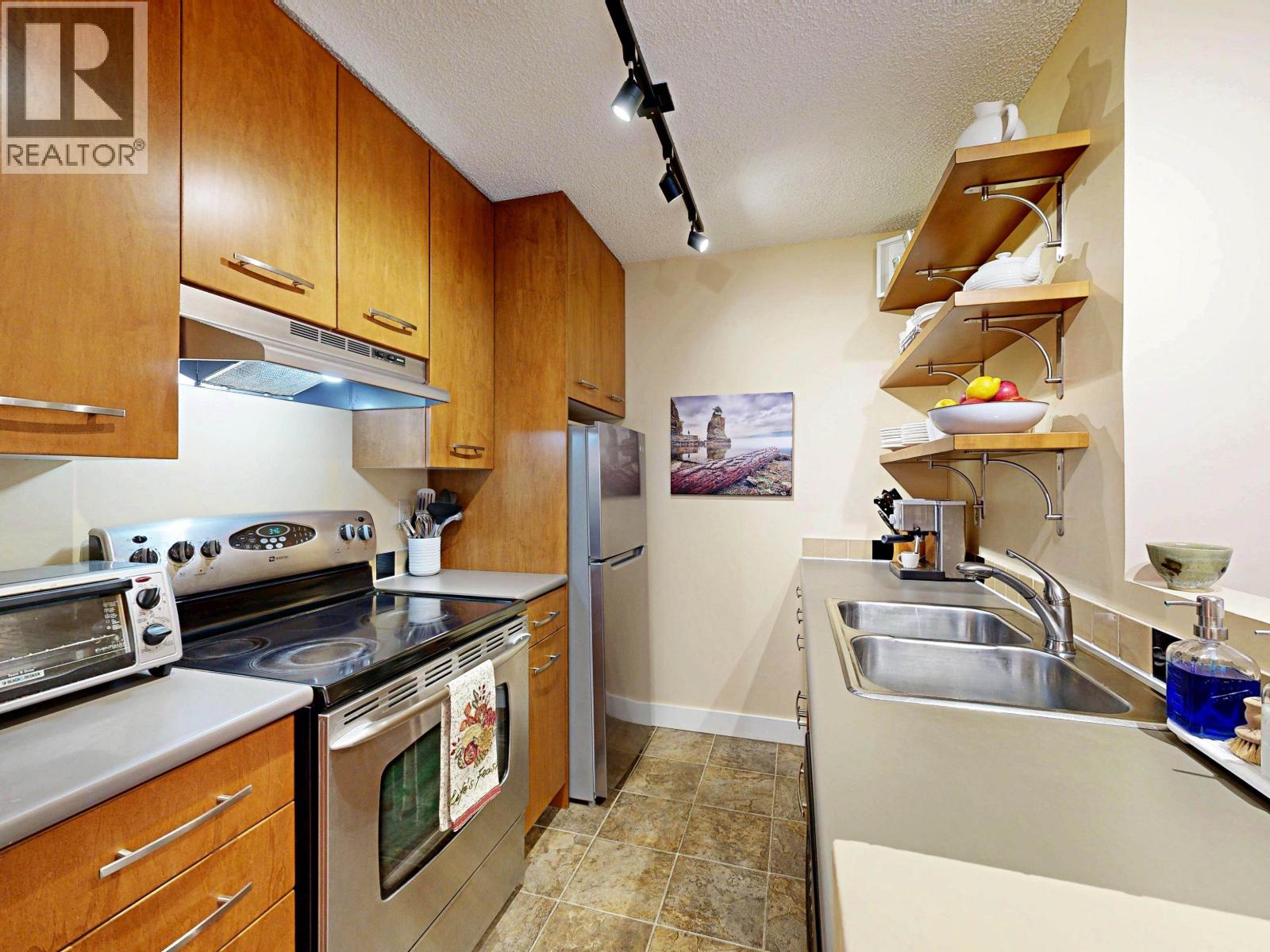 103 735 W 15 Avenue, Vancouver, British Columbia  V5Z 1R6 - Photo 3 - R3115850