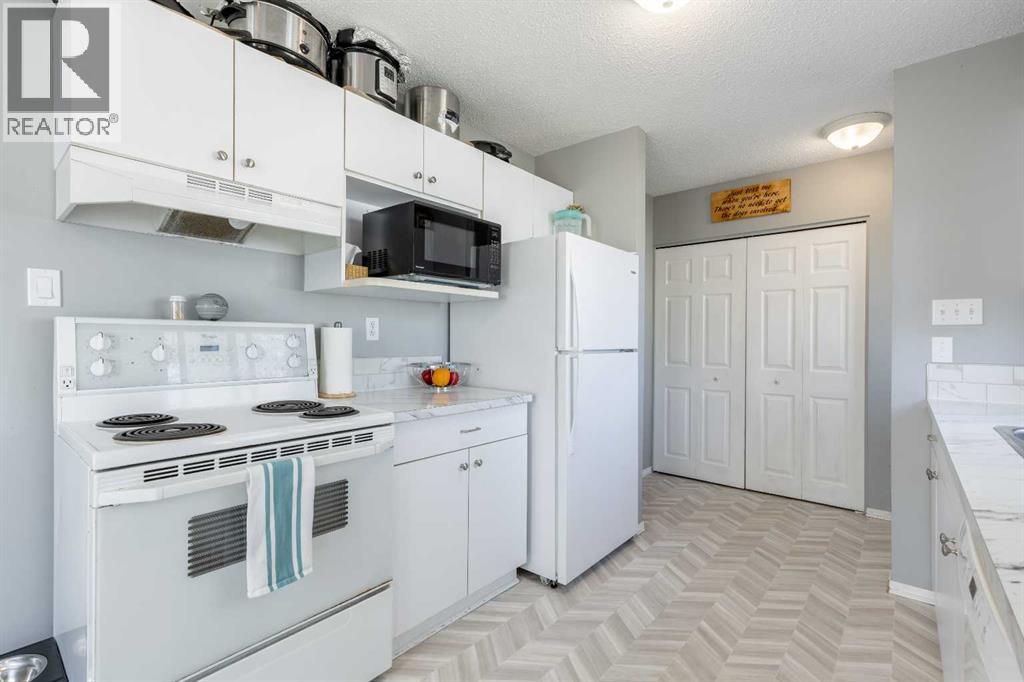 57 Honeysuckle Road N, Lethbridge, Alberta  T1H 4J7 - Photo 11 - A2310146