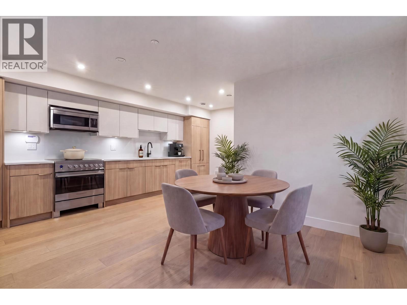 1 1933 Templeton Drive, Vancouver, British Columbia  V5N 4V9 - Photo 3 - R3118056