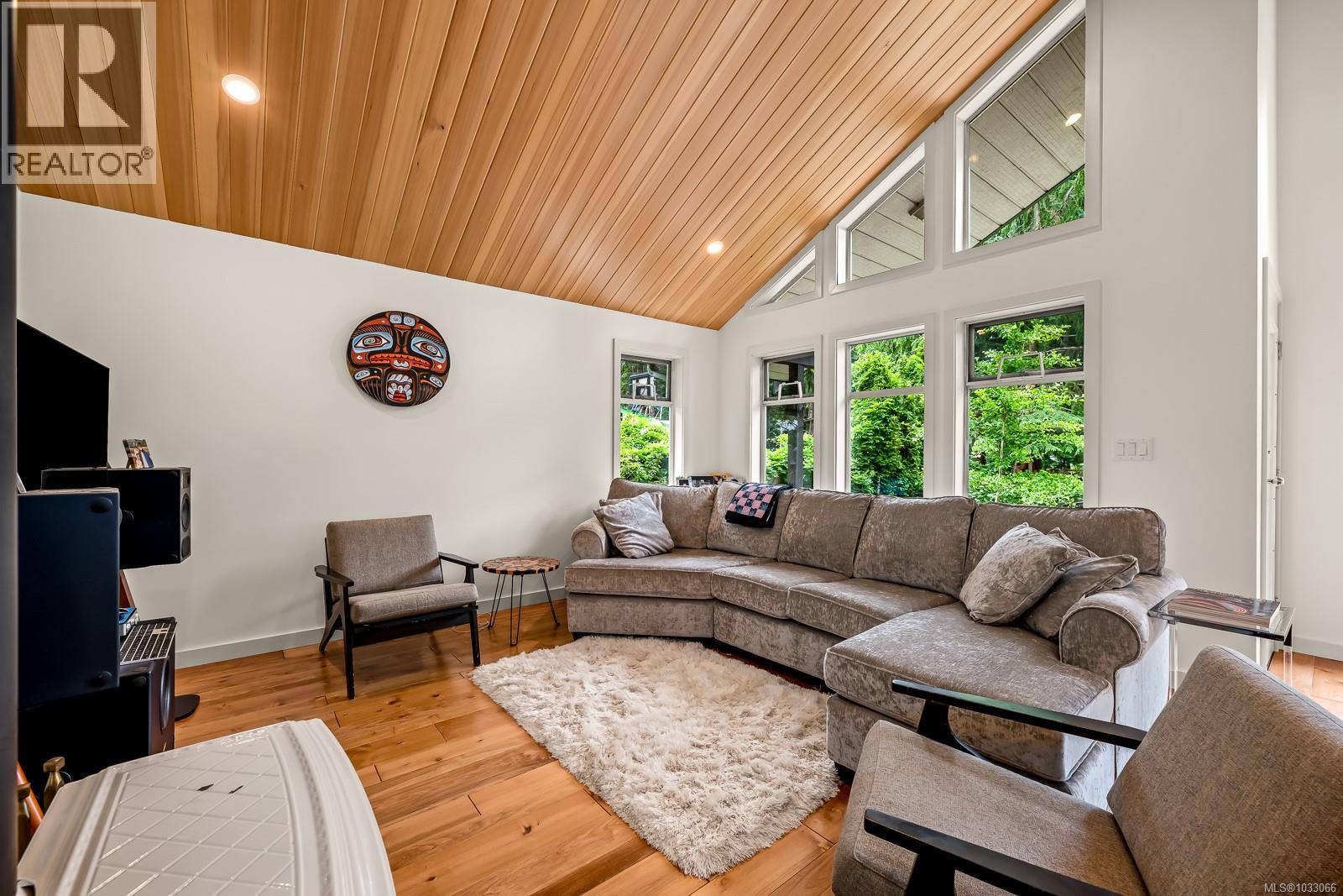 1677 Baikie Rd, Denman Island, British Columbia  V0R 1T0 - Photo 3 - 1033066
