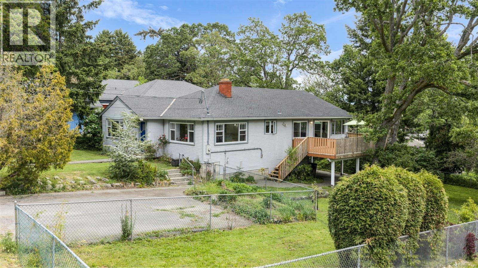 3517 Doncaster Dr, Saanich, British Columbia  V8P 3W2 - Photo 39 - 1031738