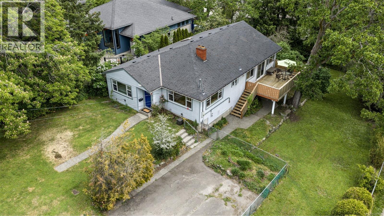 3517 Doncaster Dr, Saanich, British Columbia  V8P 3W2 - Photo 37 - 1031738