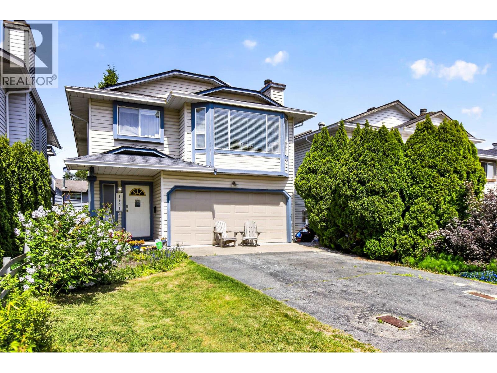 1941 Langan Avenue, Port Coquitlam, British Columbia  V3C 1L1 - Photo 2 - R3123817