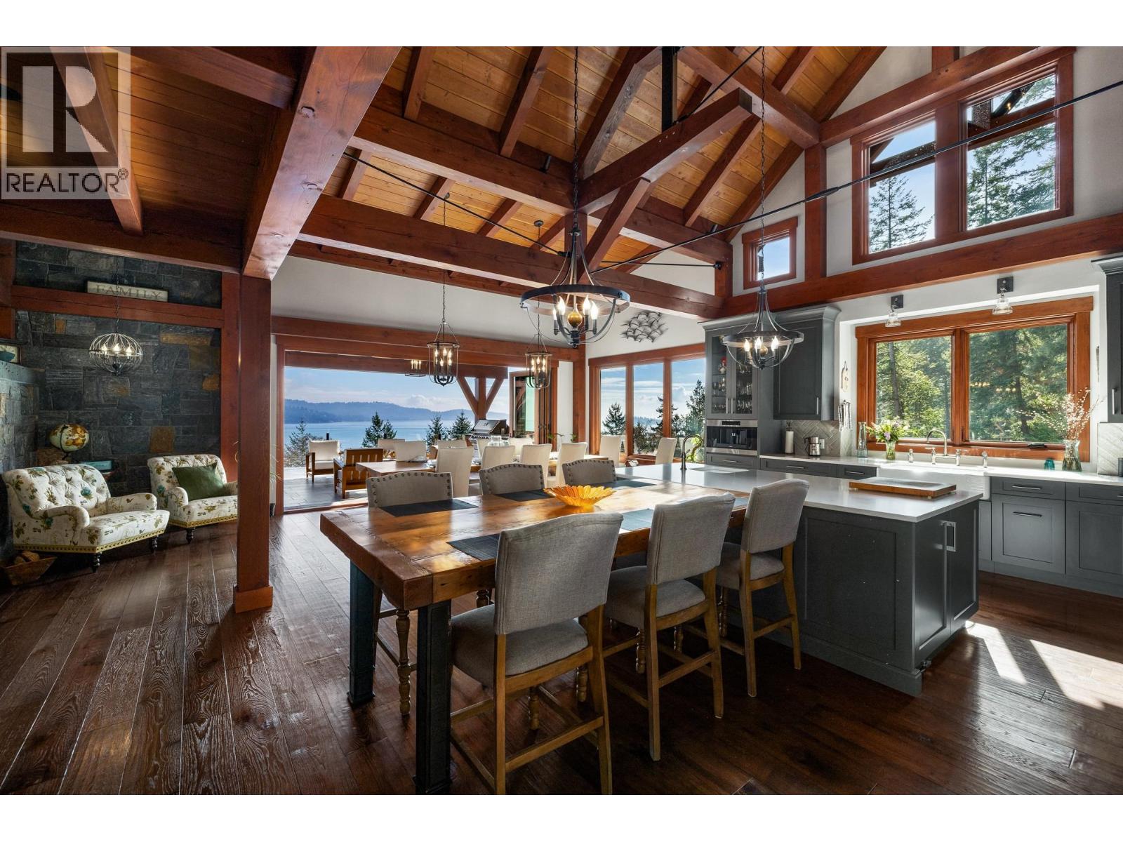 800 TAYLOR ROAD, Bowen Island, British Columbia