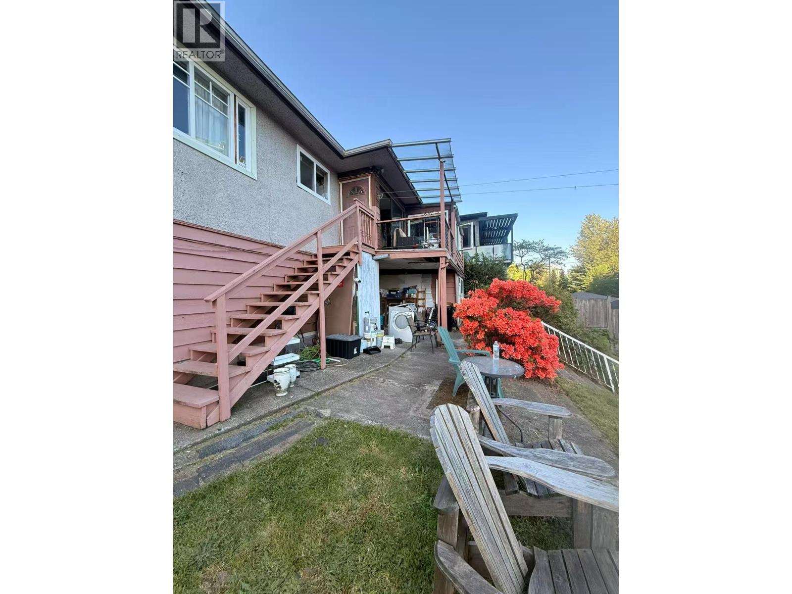 Balcony 4722 Ridgelawn Drive, Burnaby, British Columbia  V5C 3Y2 - Photo 11 - R3123834