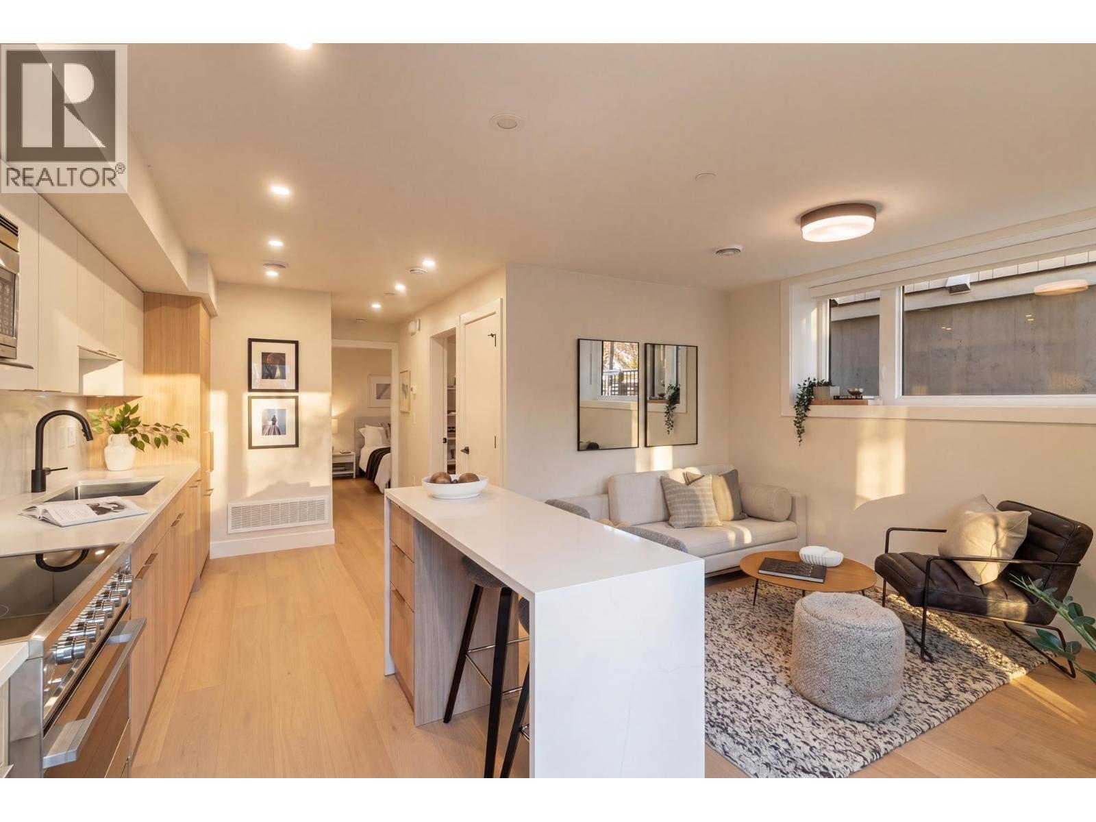 1 1937 Templeton Drive, Vancouver, British Columbia  V5N 4V9 - Photo 10 - R3118052