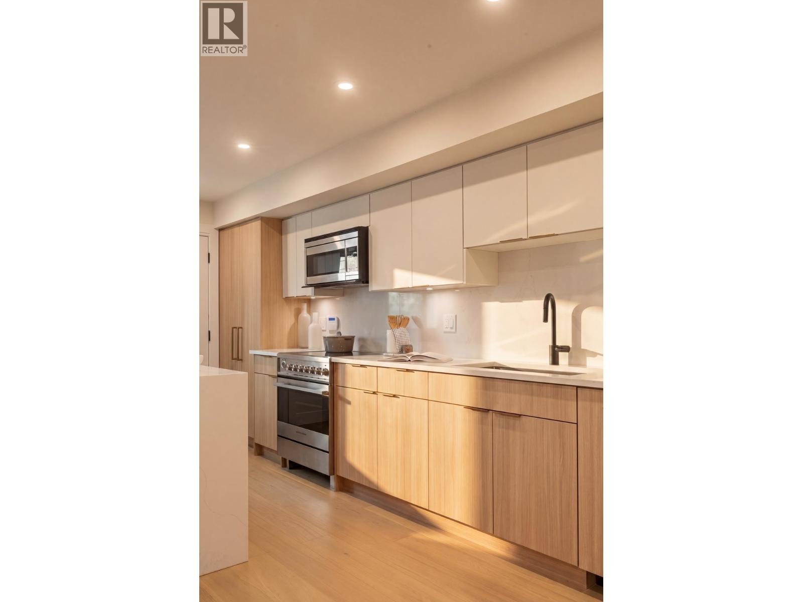 1 1937 Templeton Drive, Vancouver, British Columbia  V5N 4V9 - Photo 11 - R3118052