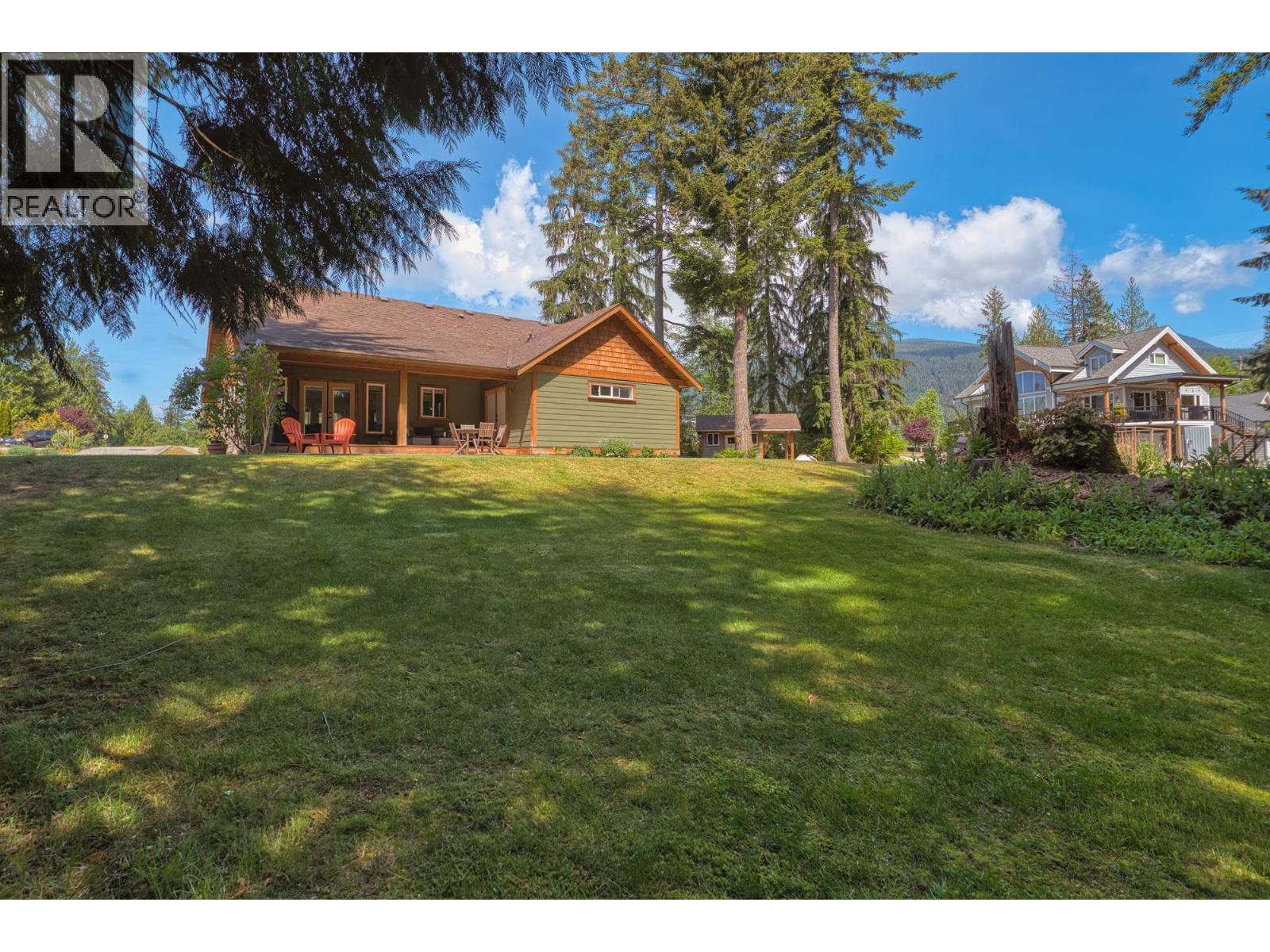 1420 Sundance Place, Gibsons, British Columbia  V0N 1V5 - Photo 30 - R3123806
