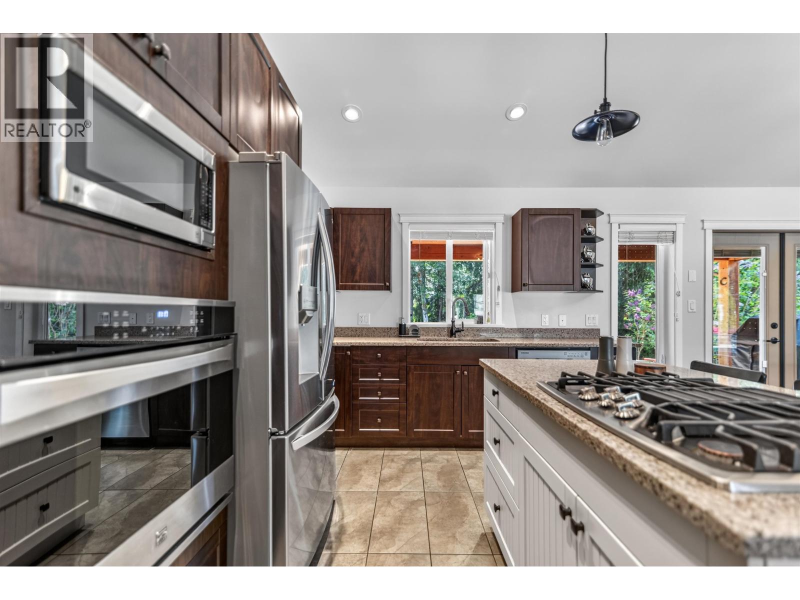 1420 Sundance Place, Gibsons, British Columbia  V0N 1V5 - Photo 14 - R3123806