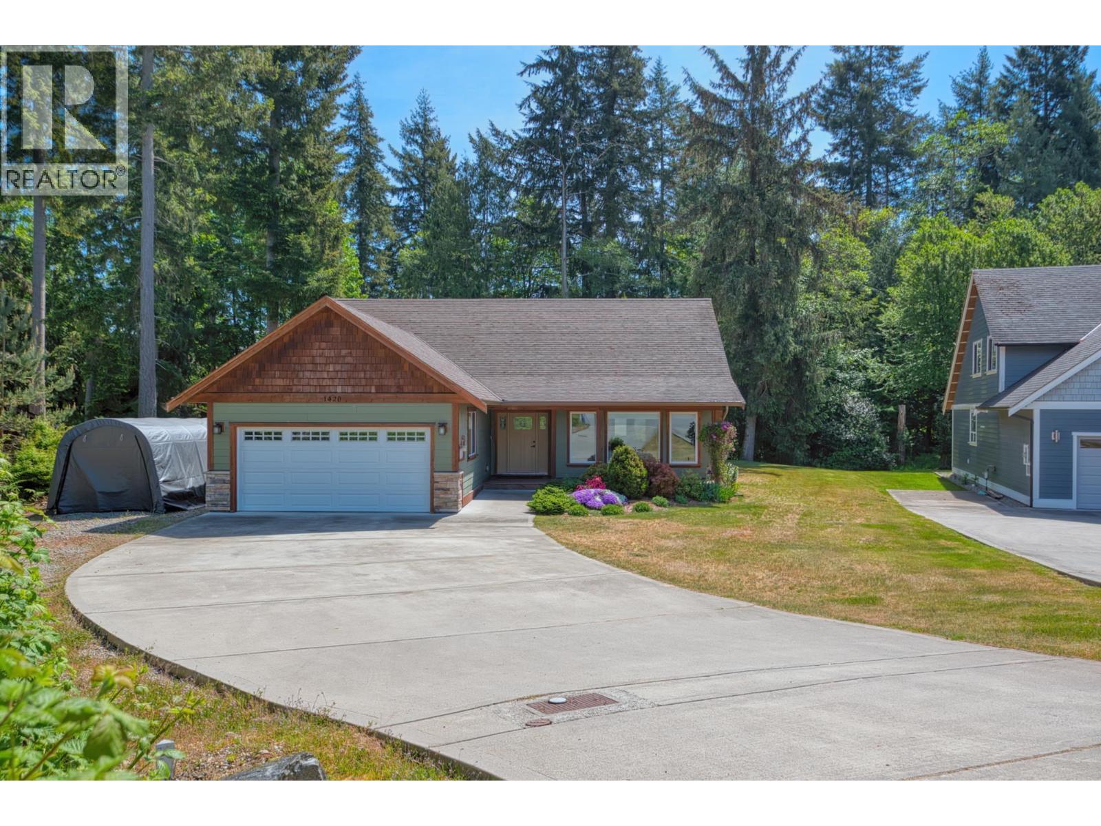 1420 Sundance Place, Gibsons, British Columbia  V0N 1V5 - Photo 3 - R3123806