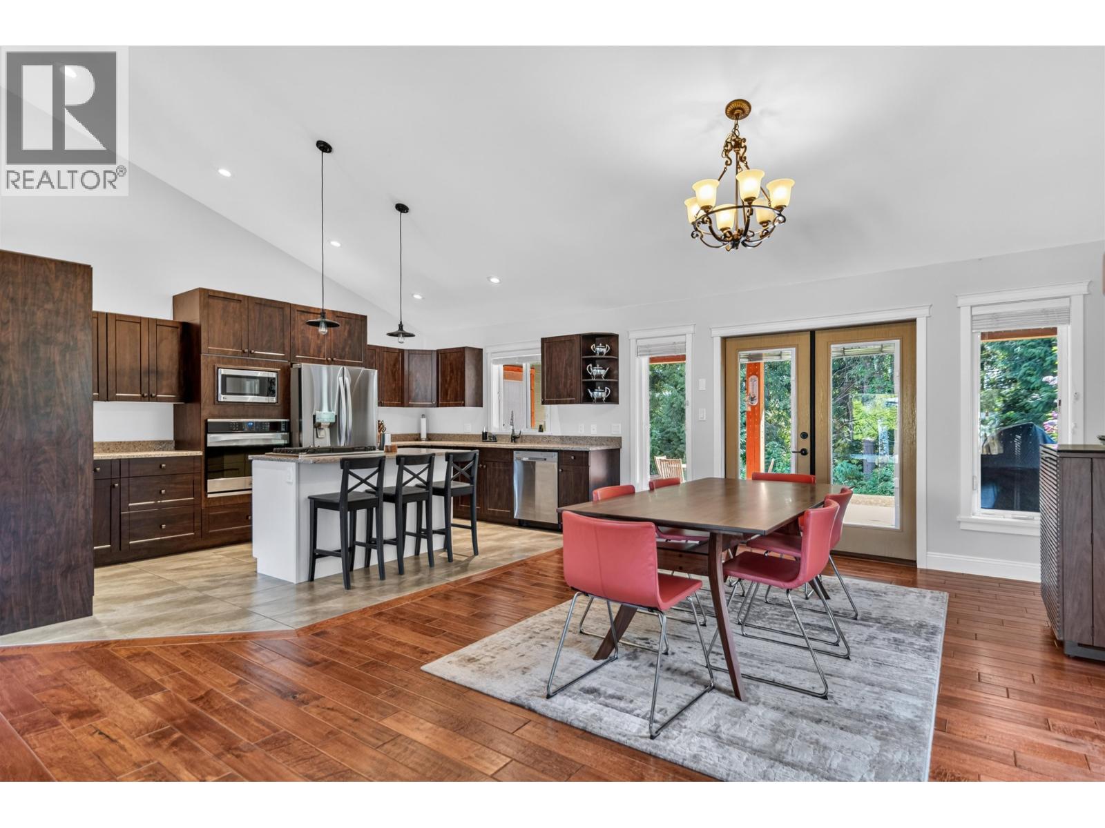 1420 Sundance Place, Gibsons, British Columbia  V0N 1V5 - Photo 9 - R3123806