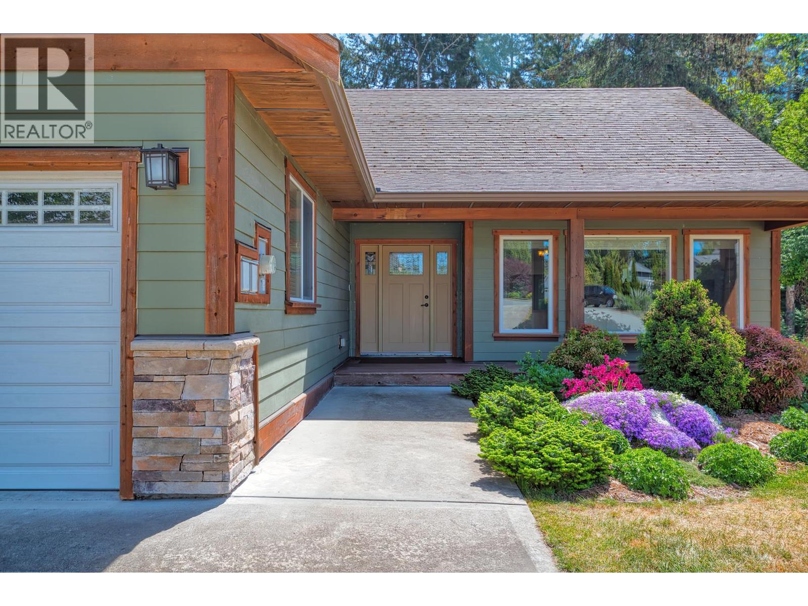 1420 SUNDANCE PLACE, Gibsons, British Columbia