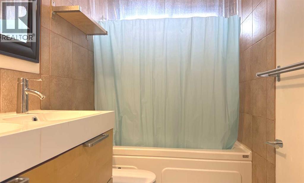 2715 41a Avenue Se, Calgary, Alberta  T2B 2M1 - Photo 6 - A2291300
