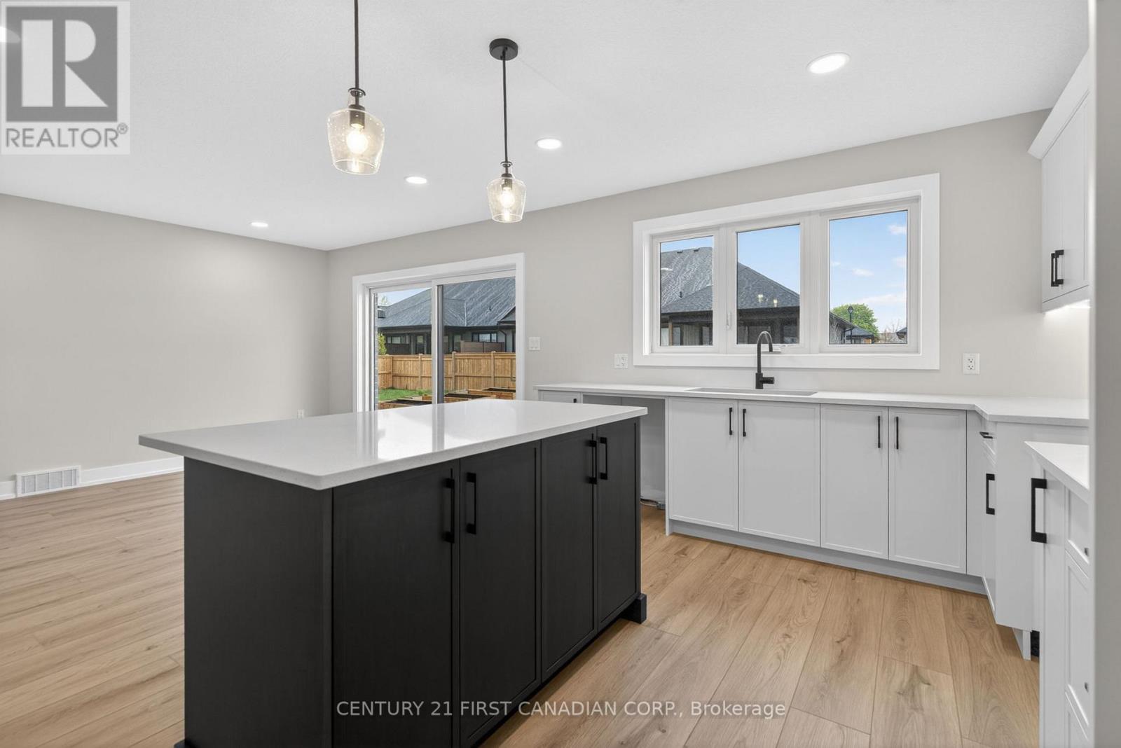 34 Postma Crescent, North Middlesex, Ontario  N0M 1A0 - Photo 10 - X13129848