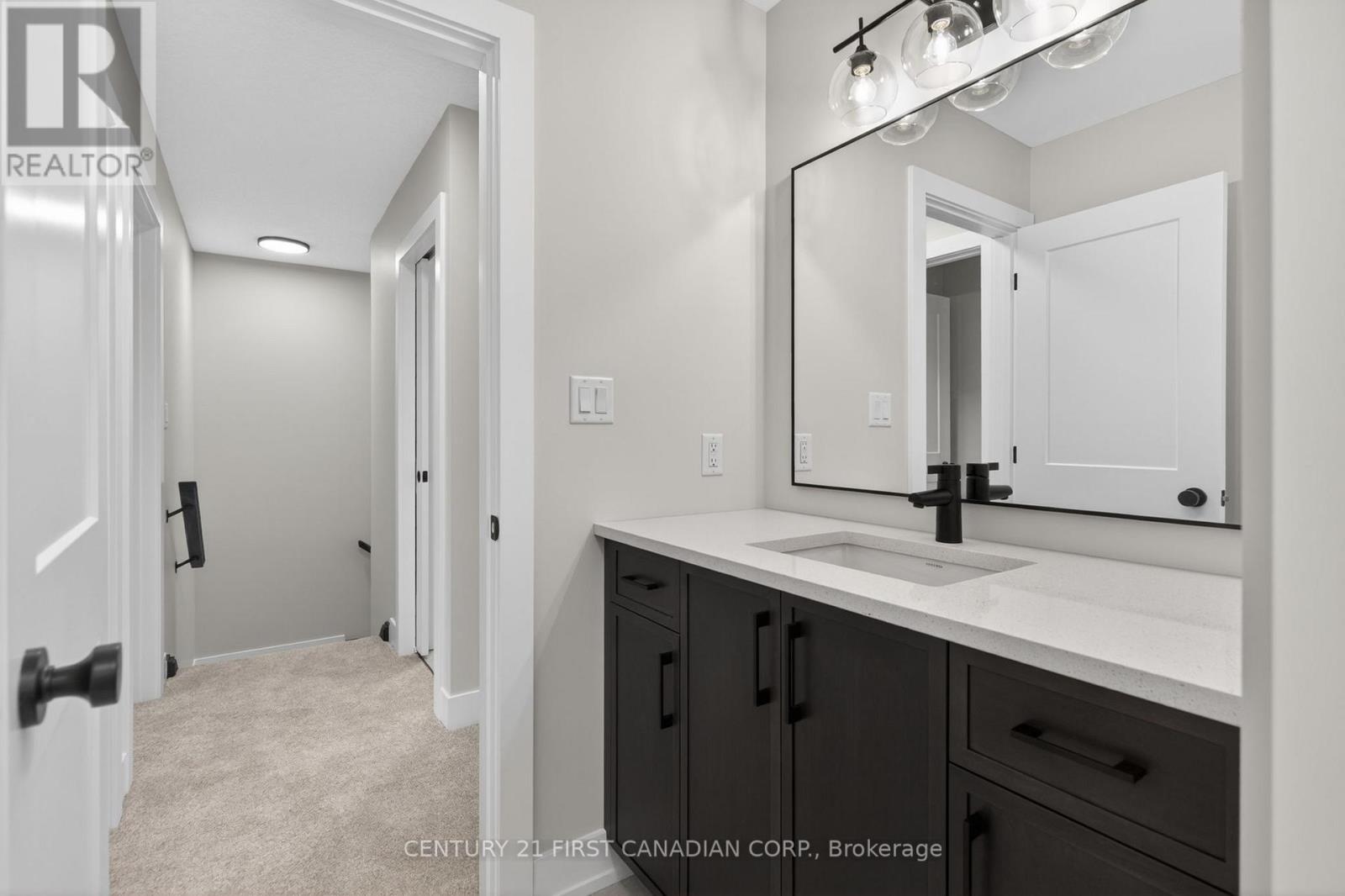 34 Postma Crescent, North Middlesex, Ontario  N0M 1A0 - Photo 18 - X13129848