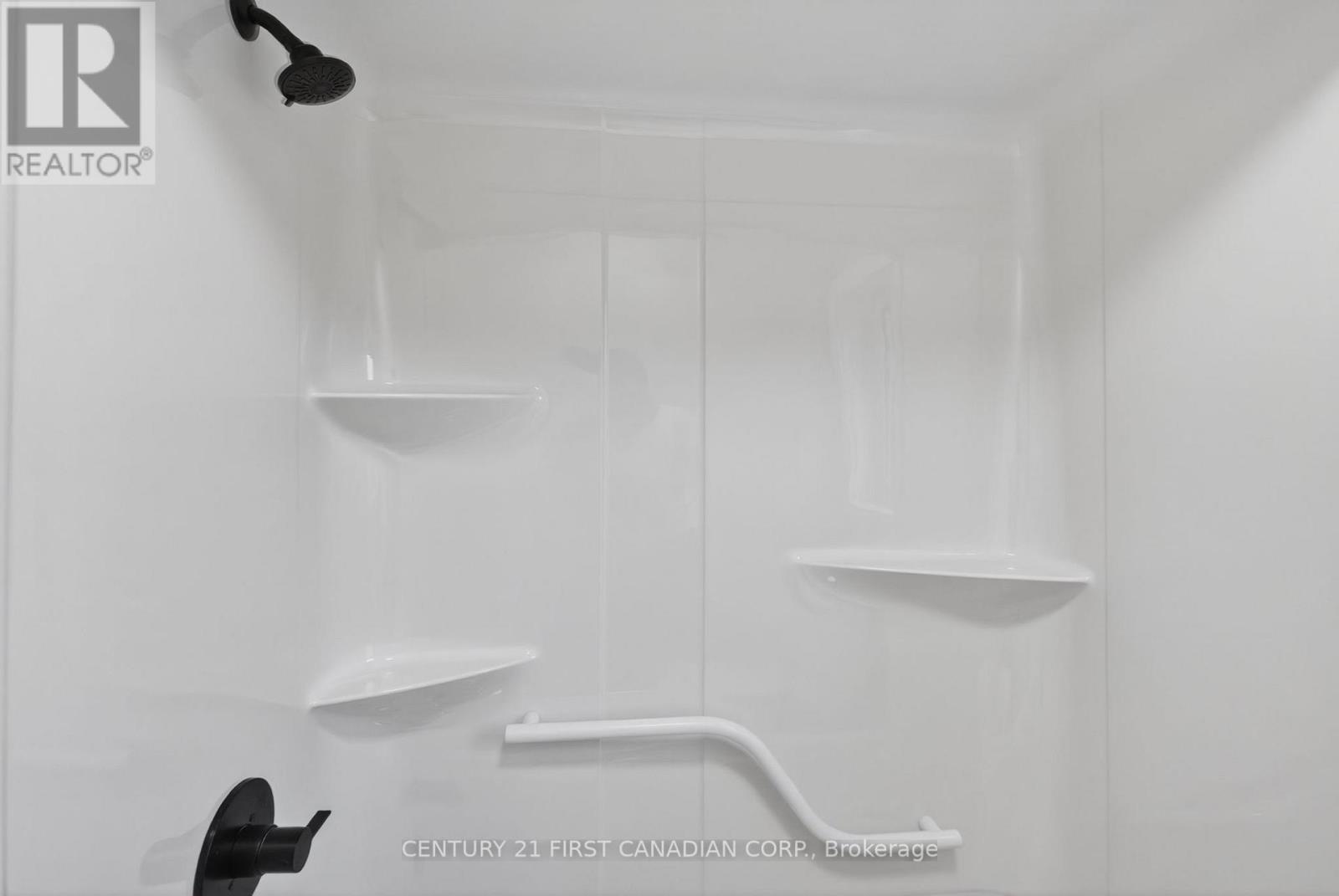 34 Postma Crescent, North Middlesex, Ontario  N0M 1A0 - Photo 19 - X13129848