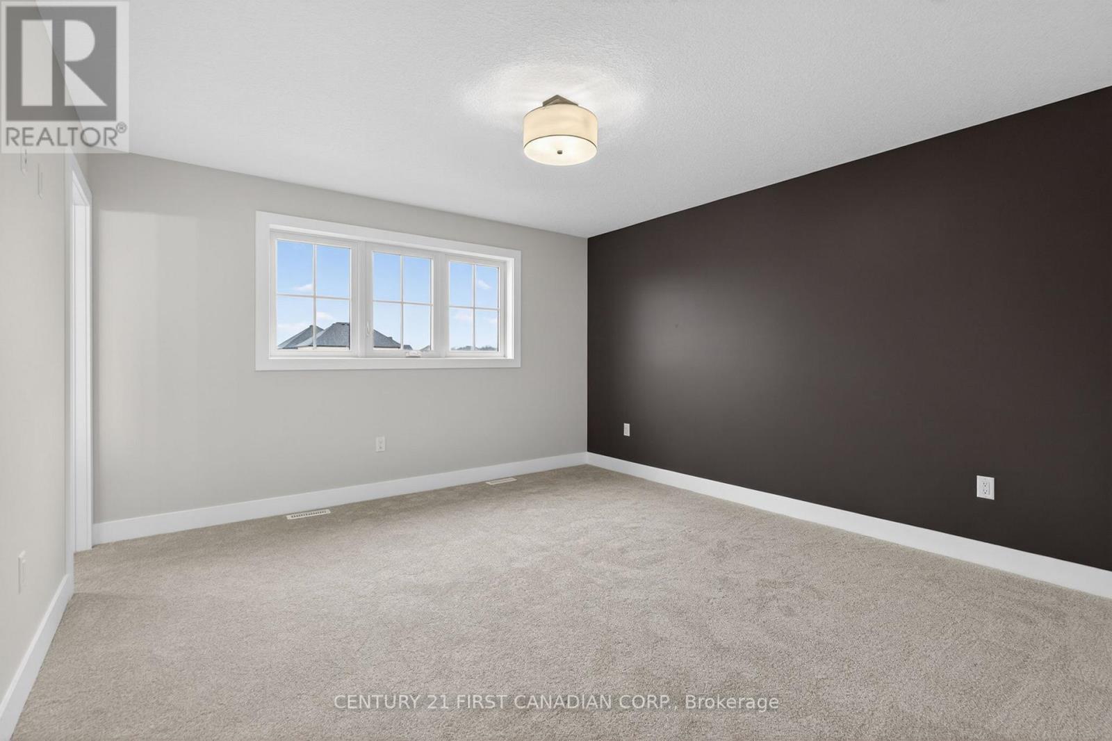 34 Postma Crescent, North Middlesex, Ontario  N0M 1A0 - Photo 20 - X13129848