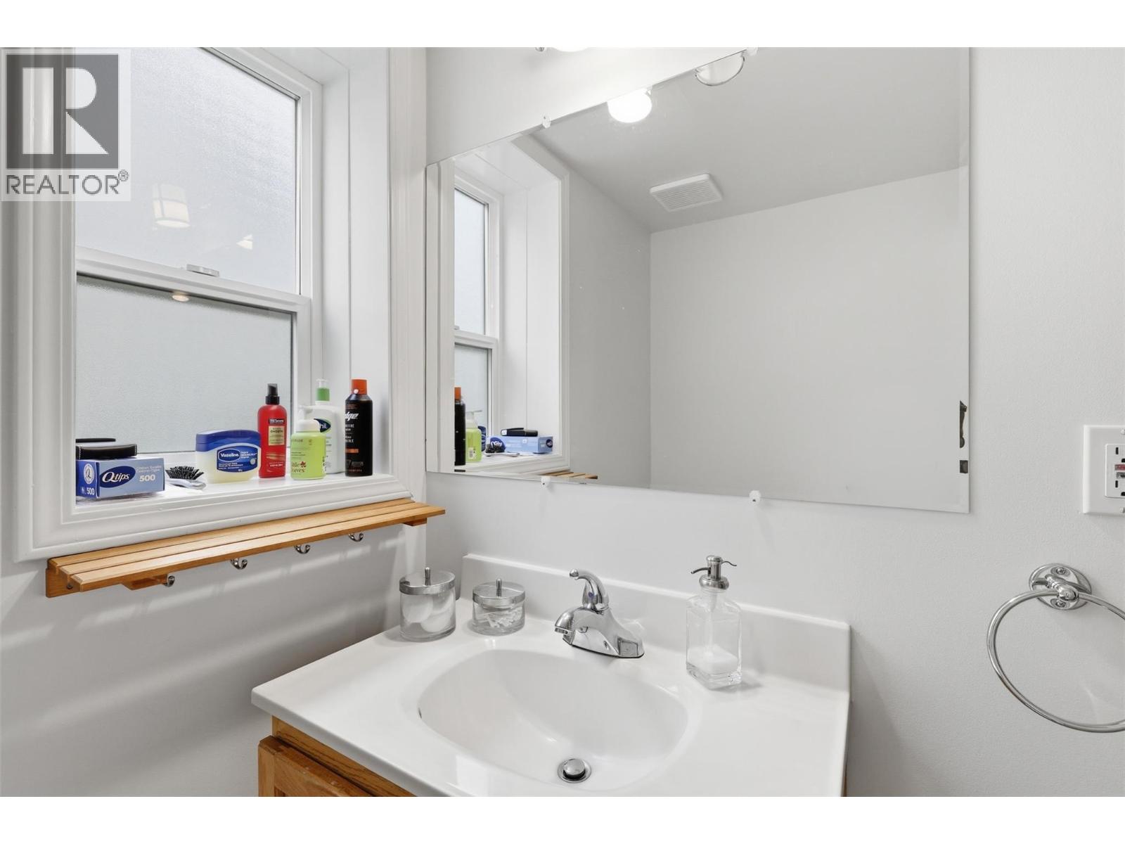 135 Chancellor Drive, Kamloops, British Columbia  V2E 2M2 - Photo 48 - 10387098