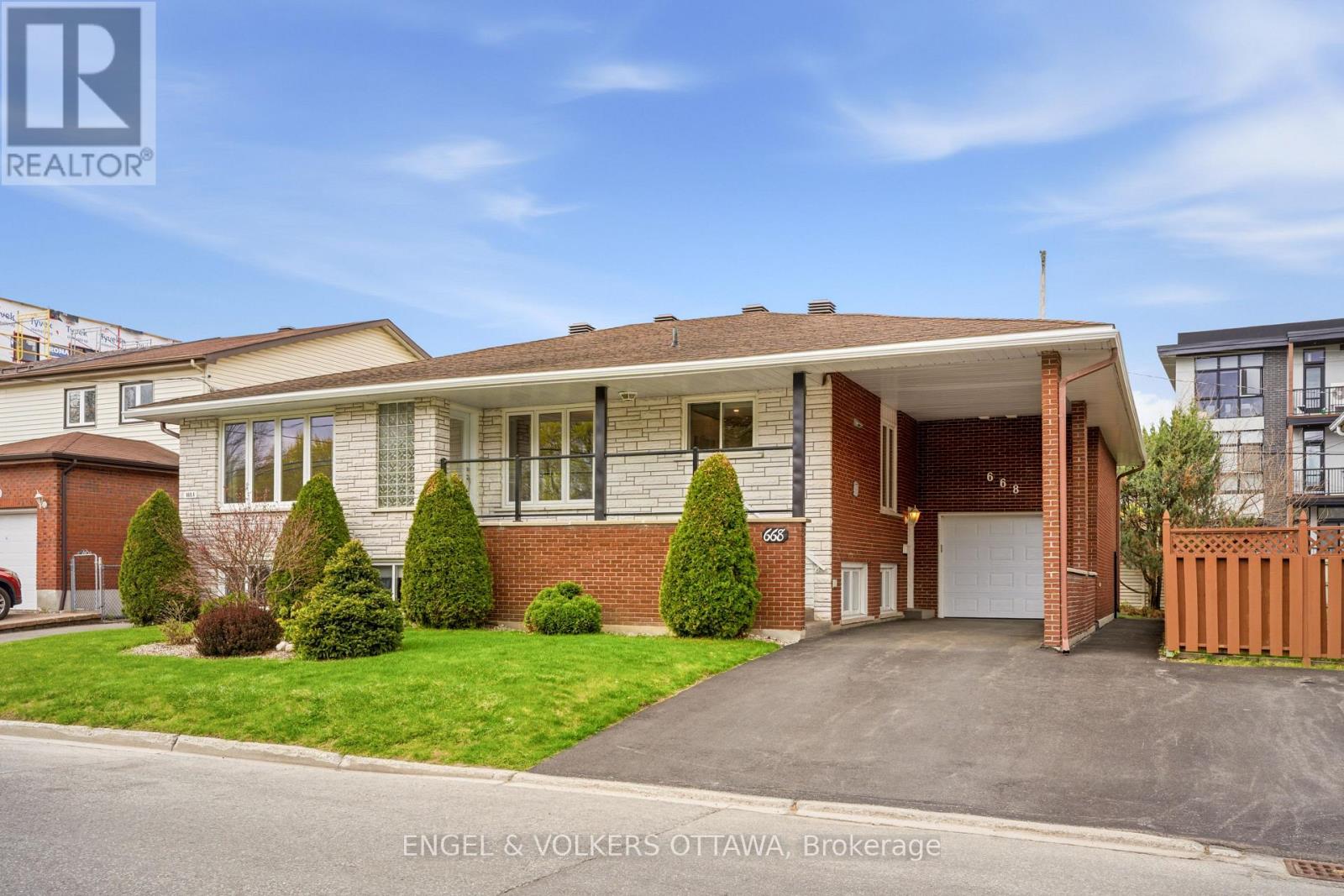 668 DE L'EGLISE STREET, Ottawa, Ontario