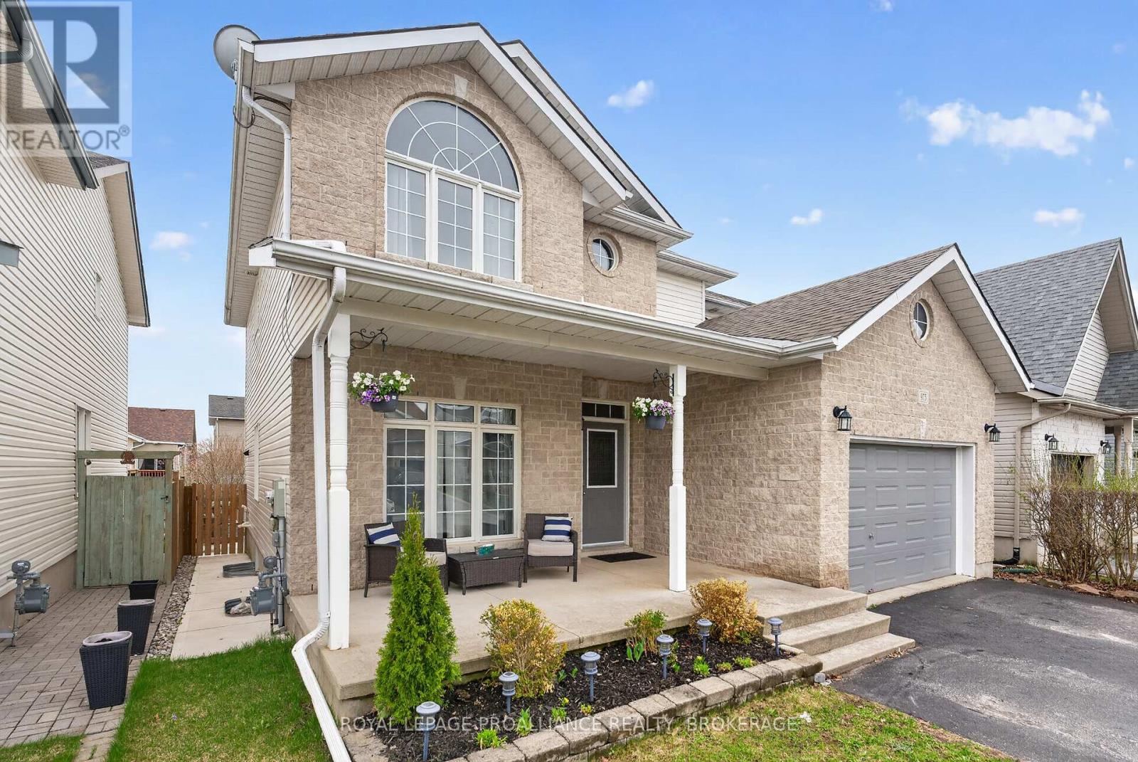 975 Bluffwood Avenue, Kingston, Ontario  K7K 7K5 - Photo 2 - X13129688