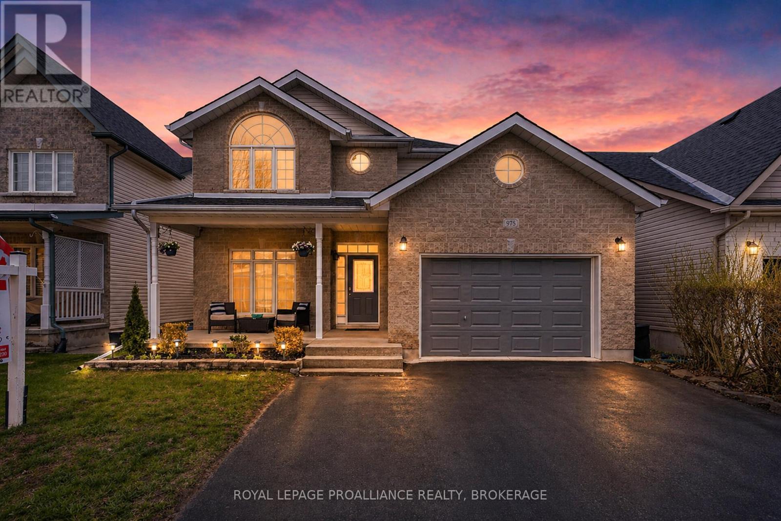 975 BLUFFWOOD AVENUE, Kingston, Ontario