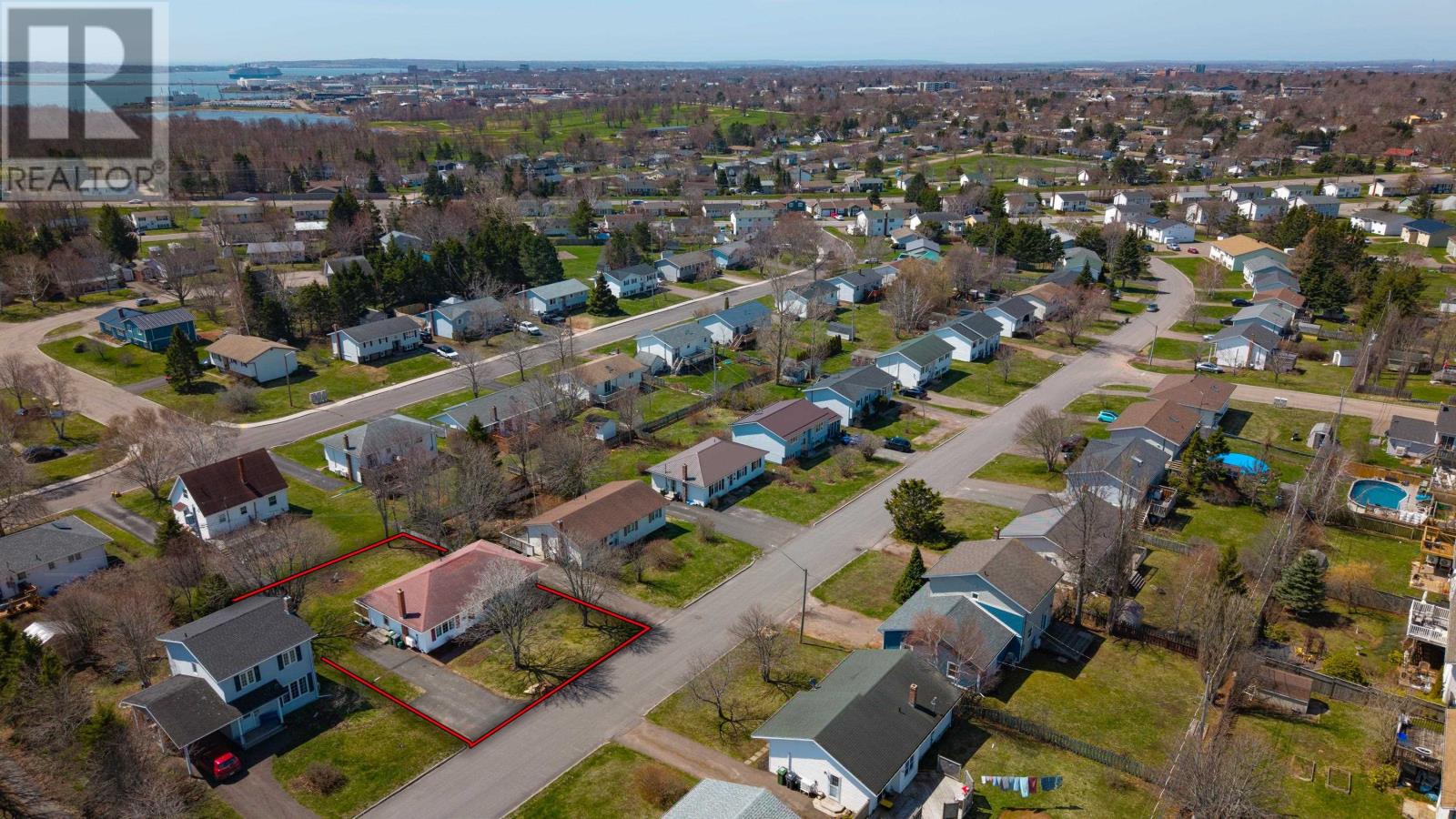 58 Glenthorn Avenue, Charlottetown, Prince Edward Island  C1A 9B5 - Photo 2 - 202610939