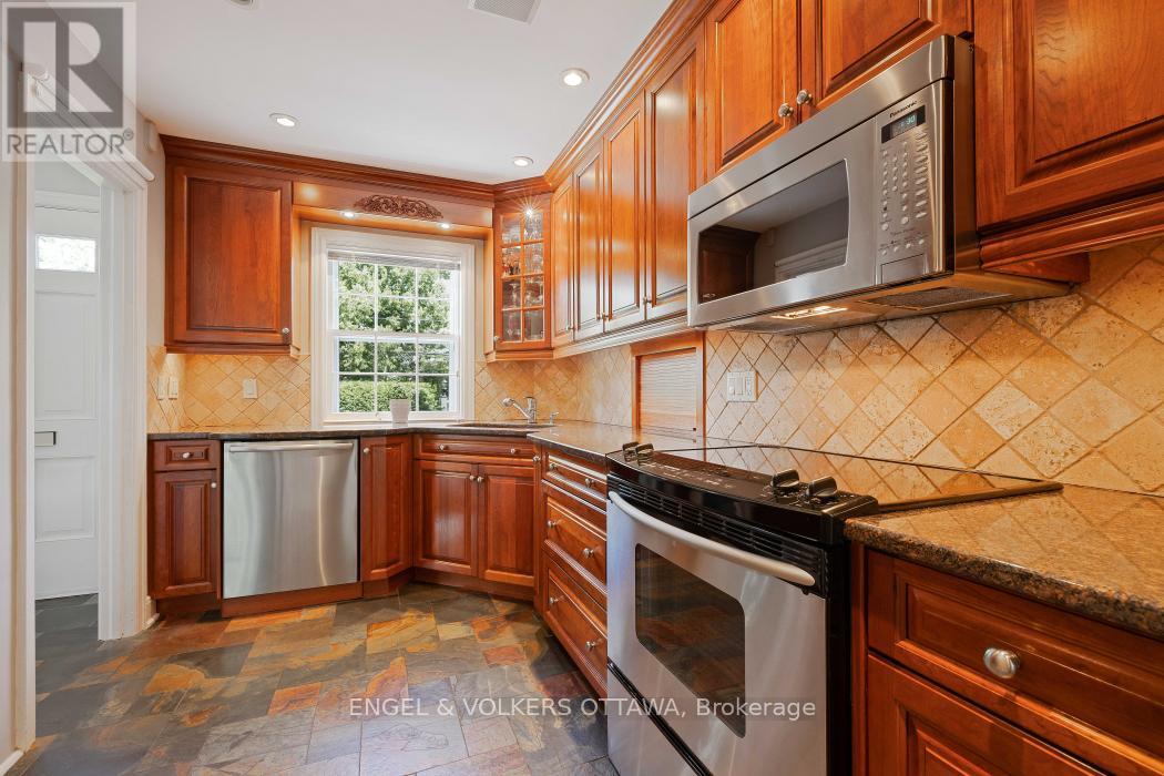 215 Springfield Road, Ottawa, Ontario  K1M 0L1 - Photo 17 - X13011354