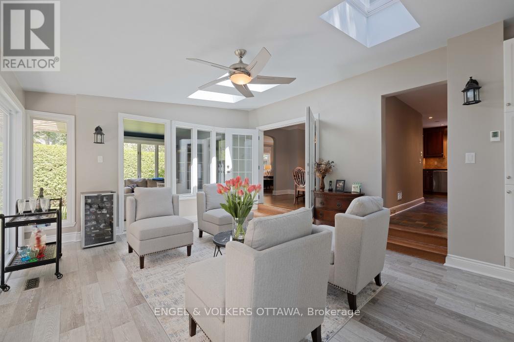 215 Springfield Road, Ottawa, Ontario  K1M 0L1 - Photo 13 - X13011354