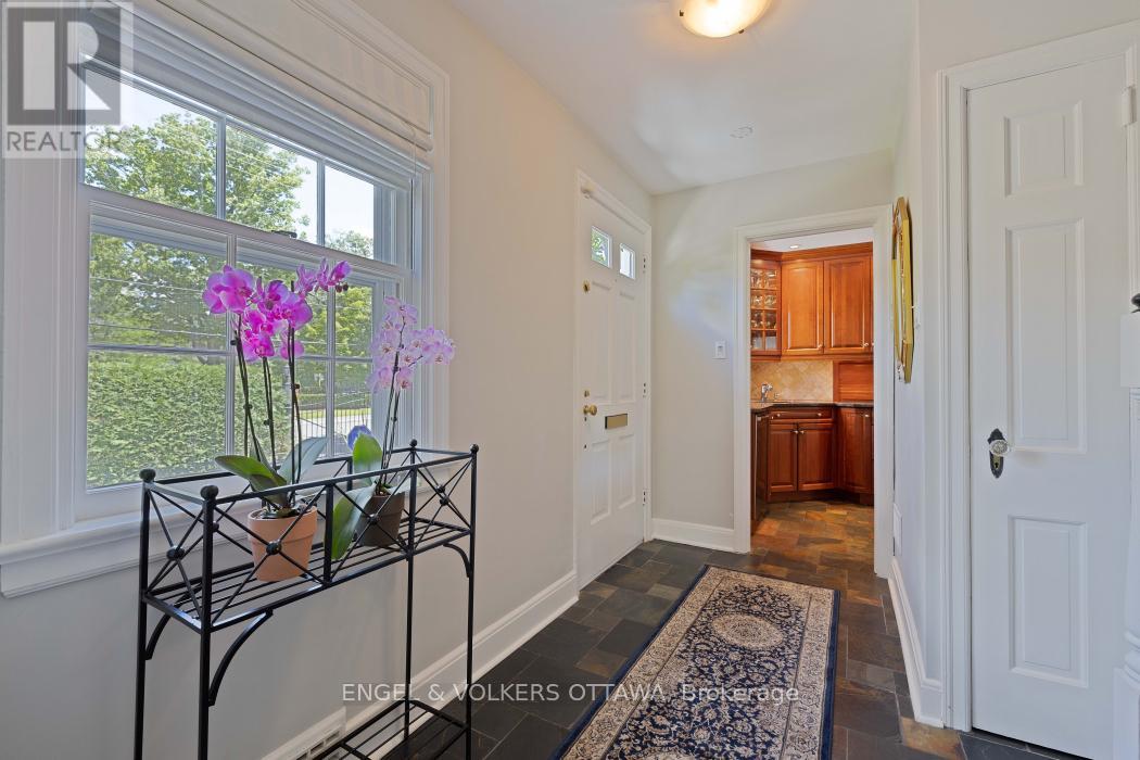 215 Springfield Road, Ottawa, Ontario  K1M 0L1 - Photo 5 - X13011354