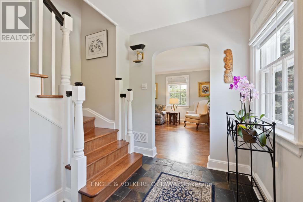 215 Springfield Road, Ottawa, Ontario  K1M 0L1 - Photo 4 - X13011354