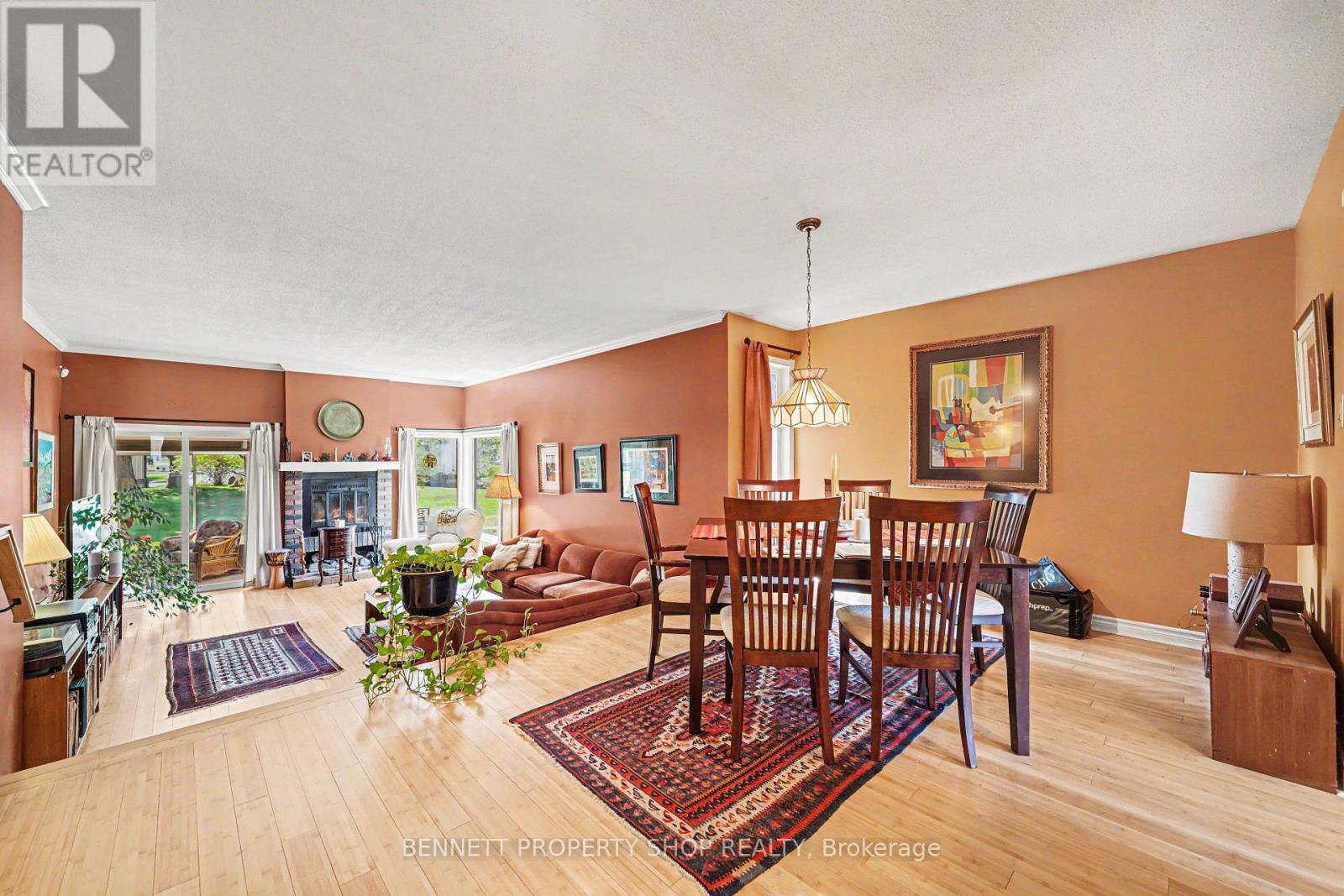 12 Laurel Valley Court, Ottawa, Ontario  K2S 1B9 - Photo 5 - X13127036