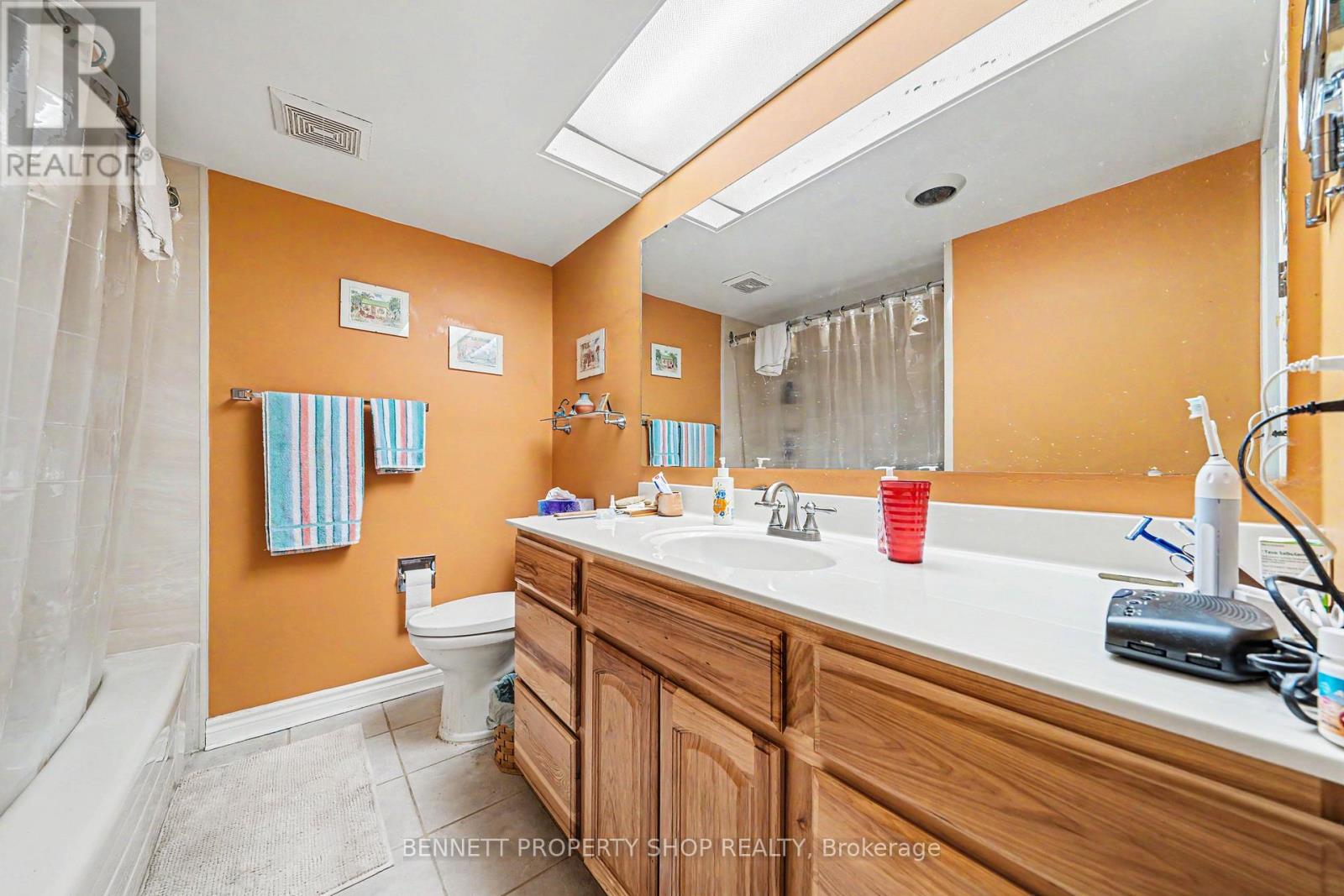 12 Laurel Valley Court, Ottawa, Ontario  K2S 1B9 - Photo 8 - X13127036