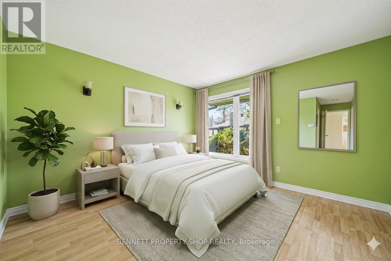 12 Laurel Valley Court, Ottawa, Ontario  K2S 1B9 - Photo 7 - X13127036