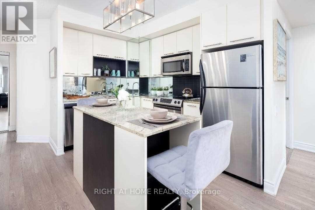 3102 - 21 Carlton Street, Toronto, Ontario M5B 1L3 - Photo 2 - C13087586