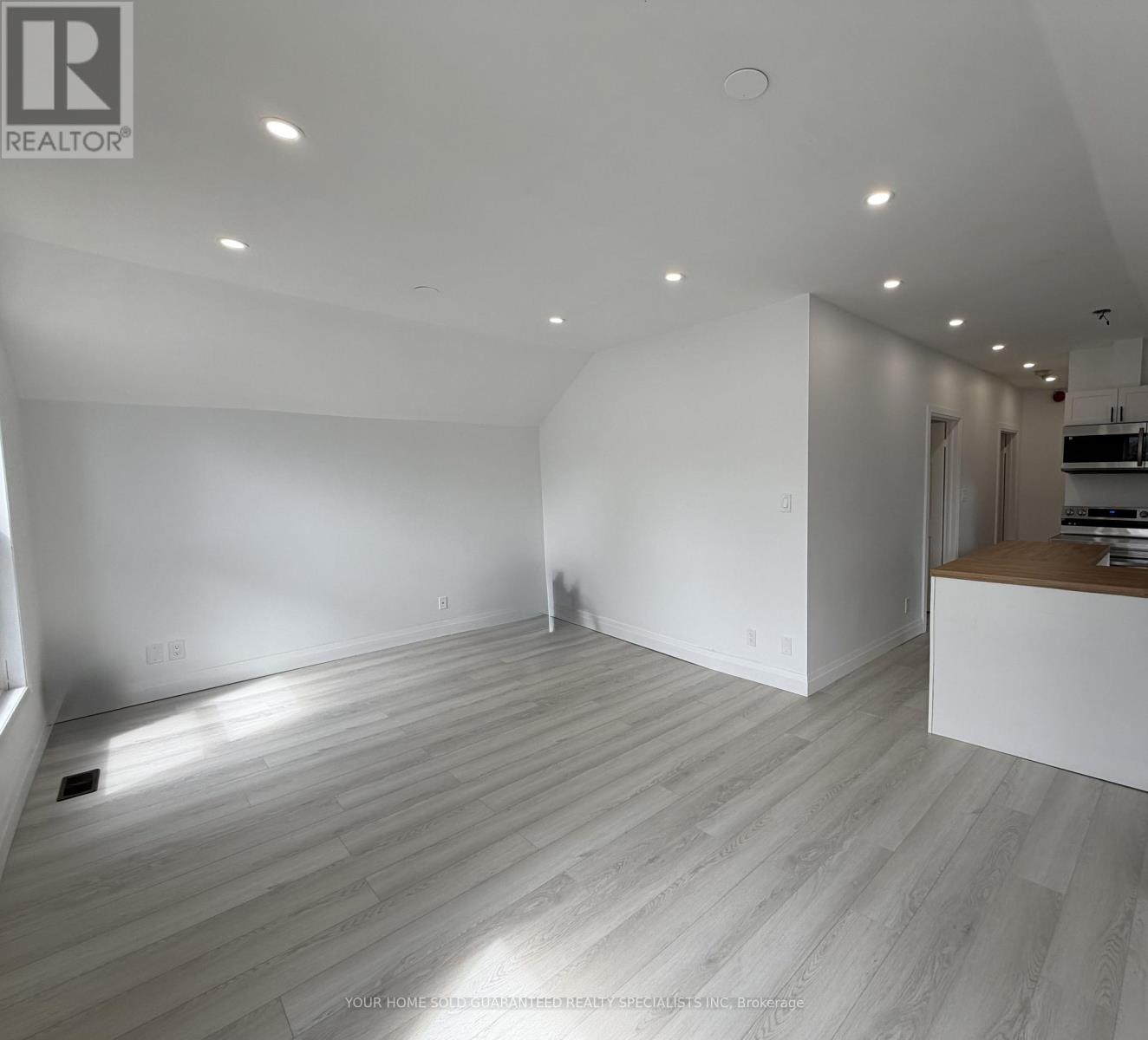 1 - 90 Wellington Street E, Aurora, Ontario  L4G 1H8 - Photo 3 - N13083042