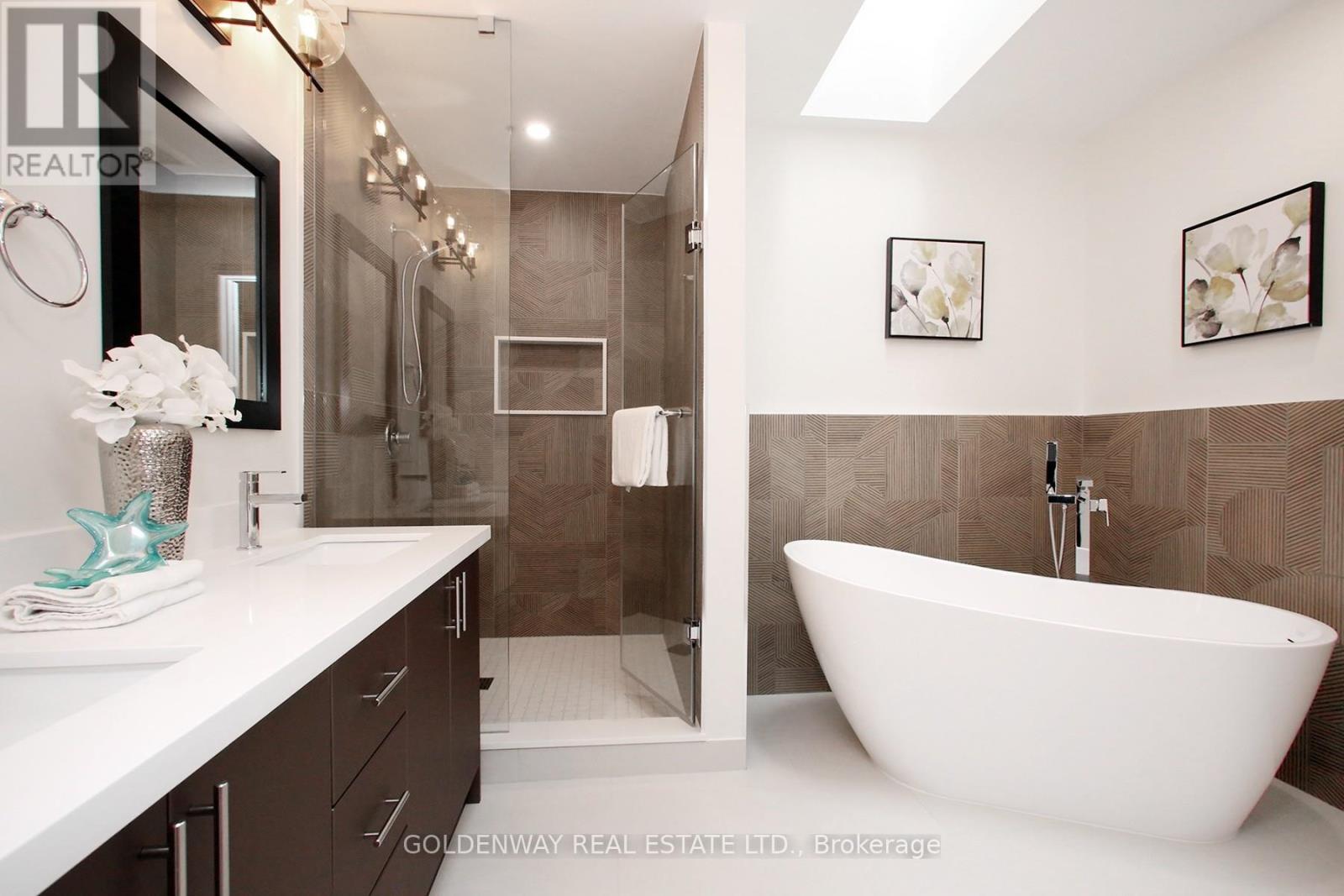 6 Royal Manor Crescent, Richmond Hill, Ontario  L4B 3N5 - Photo 18 - N13127110