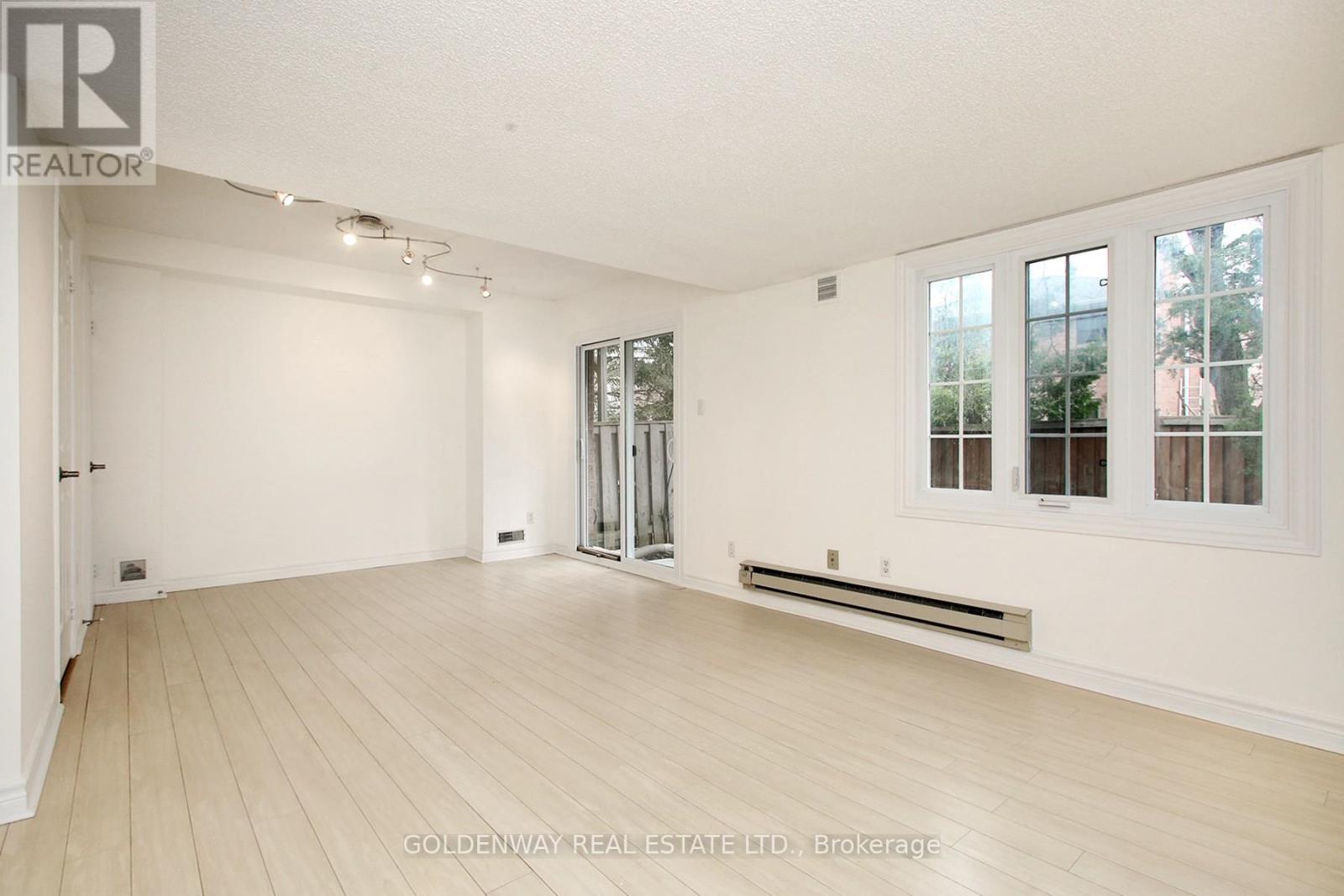 6 Royal Manor Crescent, Richmond Hill, Ontario  L4B 3N5 - Photo 25 - N13127110