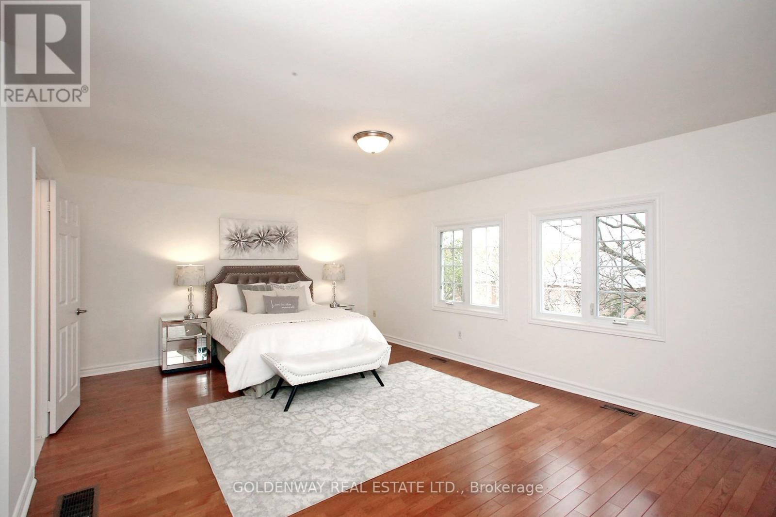 6 Royal Manor Crescent, Richmond Hill, Ontario  L4B 3N5 - Photo 15 - N13127110