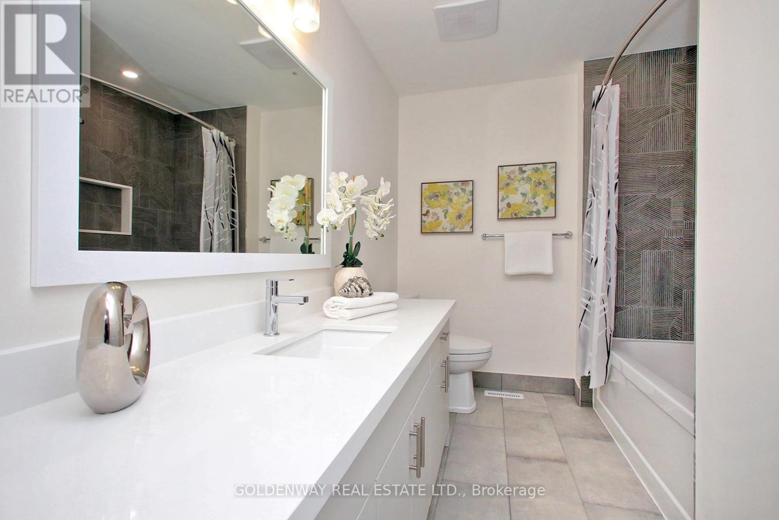 6 Royal Manor Crescent, Richmond Hill, Ontario  L4B 3N5 - Photo 22 - N13127110
