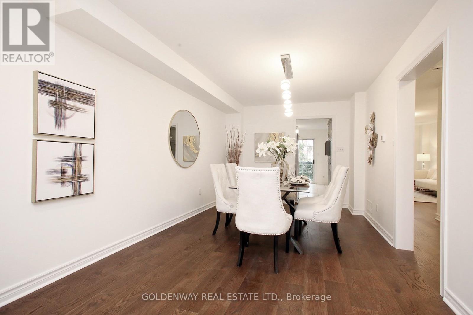 6 Royal Manor Crescent, Richmond Hill, Ontario  L4B 3N5 - Photo 8 - N13127110
