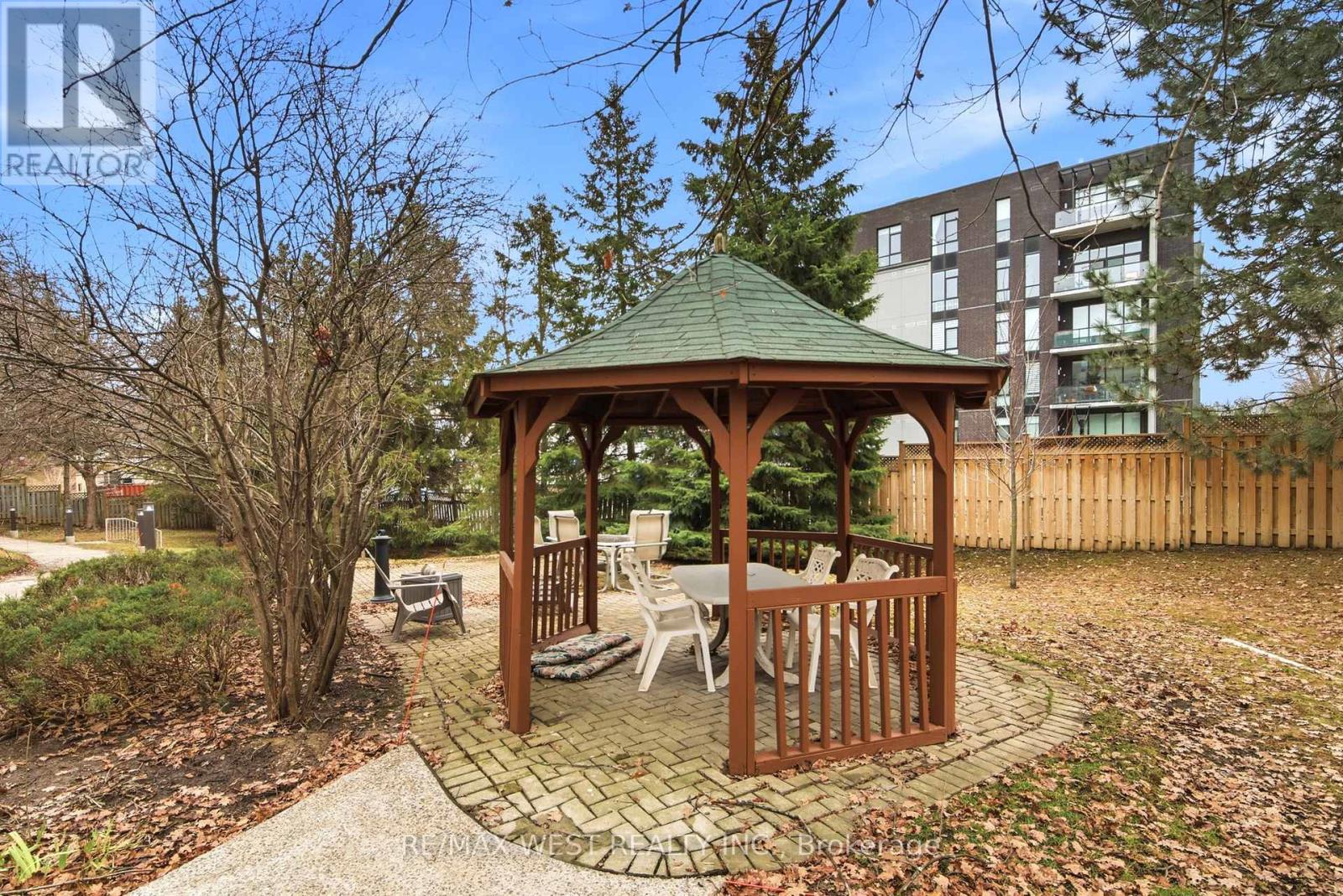 407 - 24 Chapel Street, Halton Hills, Ontario  L7G 6A7 - Photo 12 - W12977654