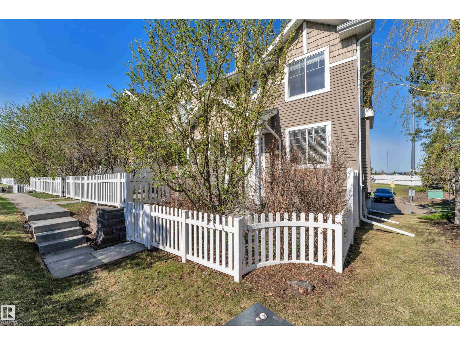 #48 3075 Trelle Cr Nw, Edmonton, Alberta  T6R 3V5 - Photo 2 - E4487750
