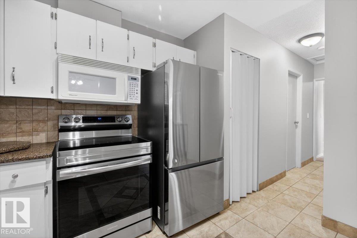 1066 Knottwood Rd E Nw, Edmonton, Alberta  T6K 3R4 - Photo 12 - E4487755