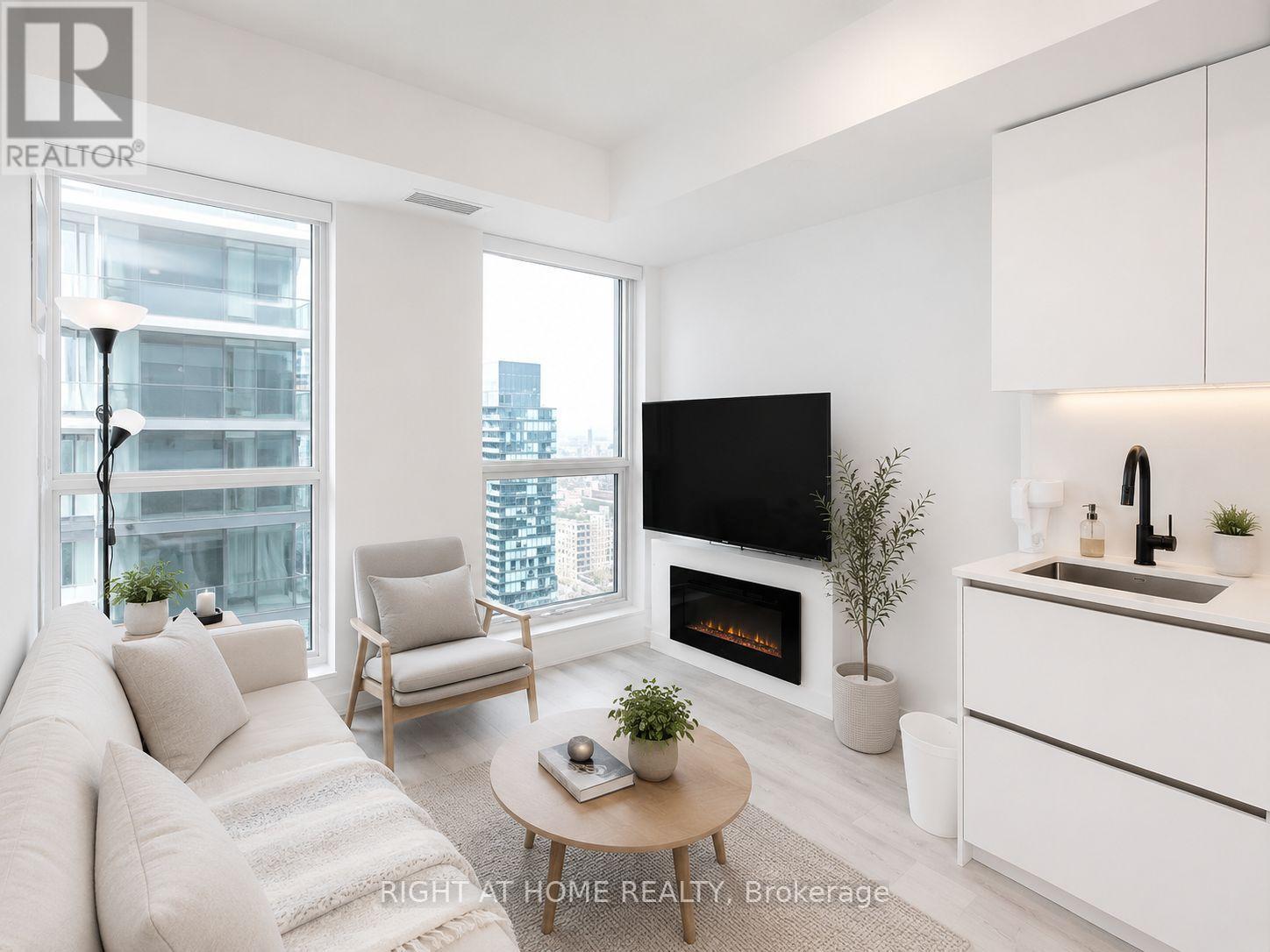 1505 - 327 King Street, Toronto, Ontario  M5V 0W7 - Photo 4 - C13129836