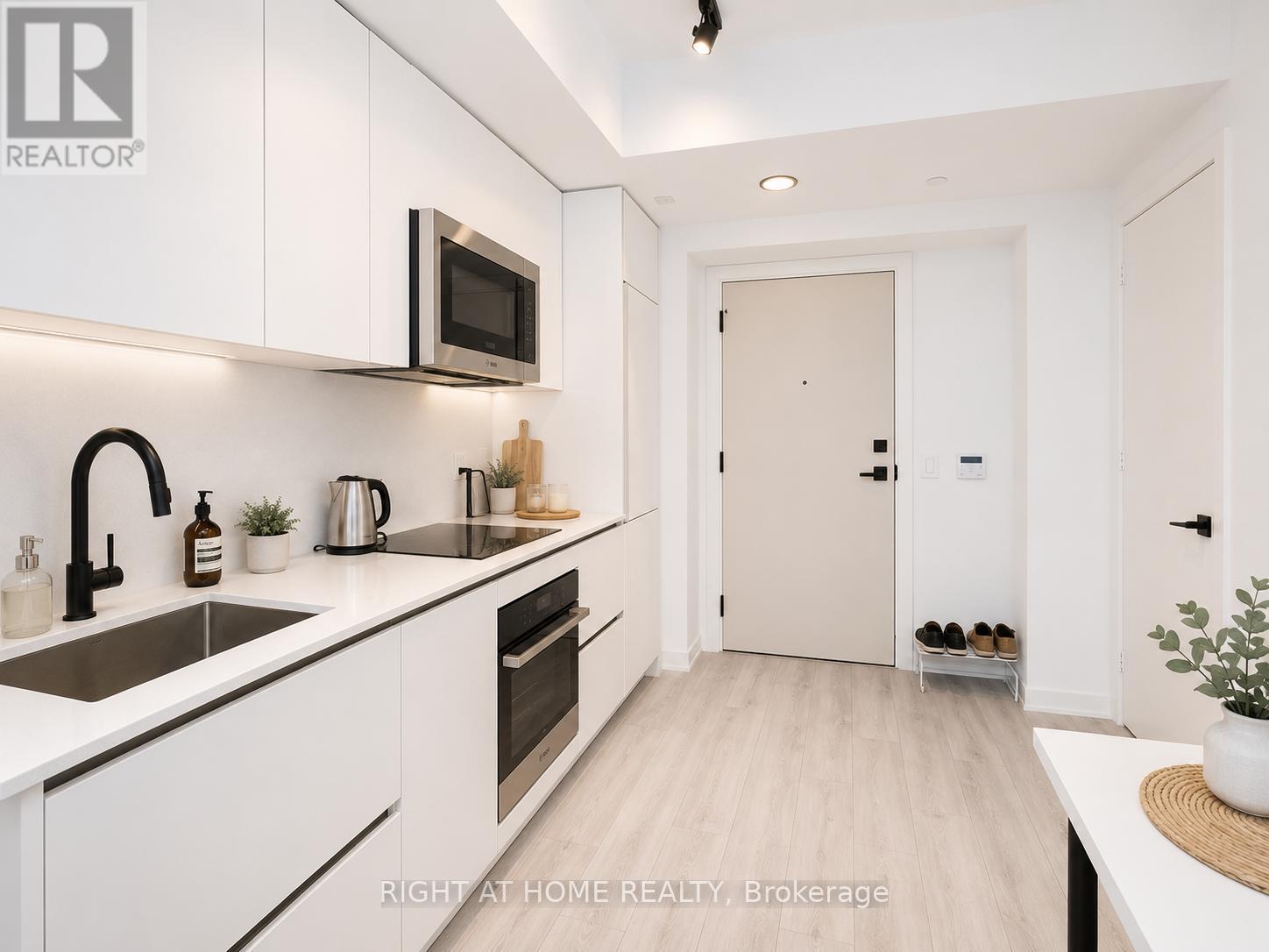 1505 - 327 King Street, Toronto, Ontario  M5V 0W7 - Photo 5 - C13129836