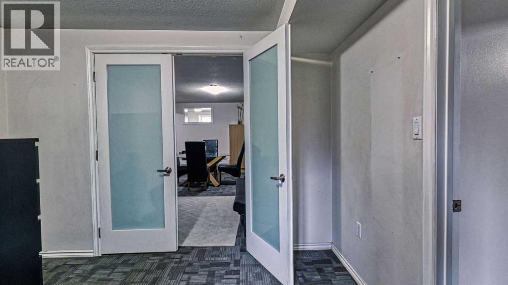 5924 Bow Crescent NW, Calgary, Alberta  T3B 2B7 - Photo 36 - A2306483