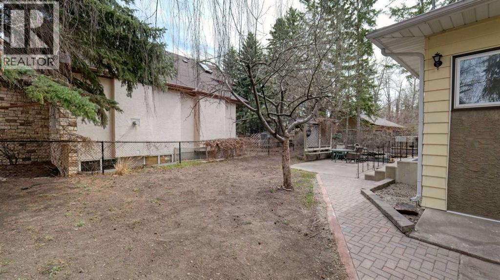 5924 Bow Crescent NW, Calgary, Alberta  T3B 2B7 - Photo 43 - A2306483