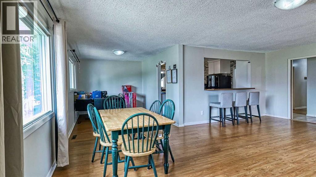 5924 Bow Crescent NW, Calgary, Alberta  T3B 2B7 - Photo 10 - A2306483