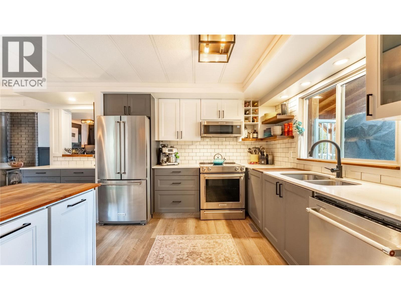 13533 Mountain Shores Road, Boswell, British Columbia  V0B 1A4 - Photo 3 - 10379024