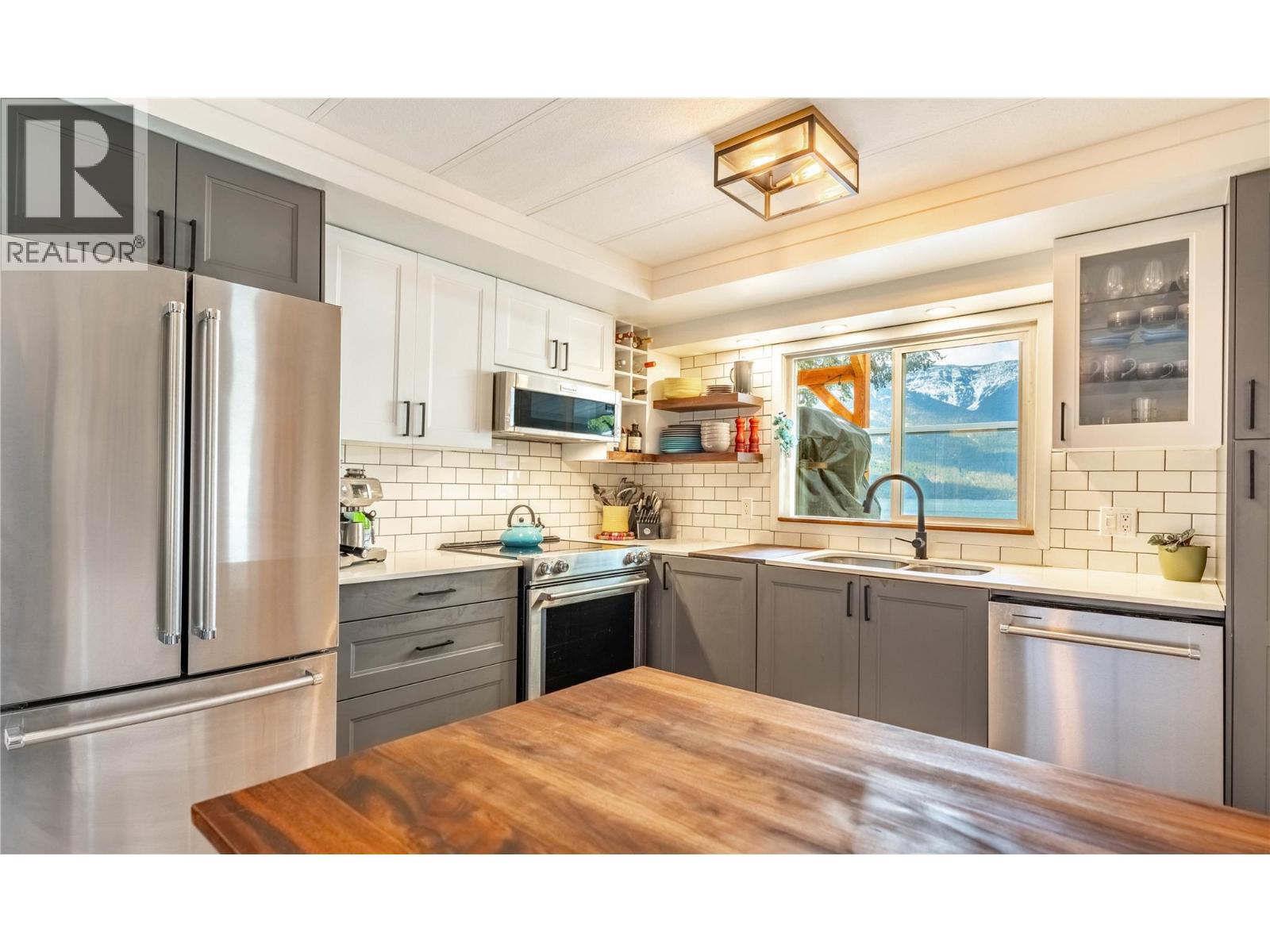 13533 Mountain Shores Road, Boswell, British Columbia  V0B 1A4 - Photo 6 - 10379024